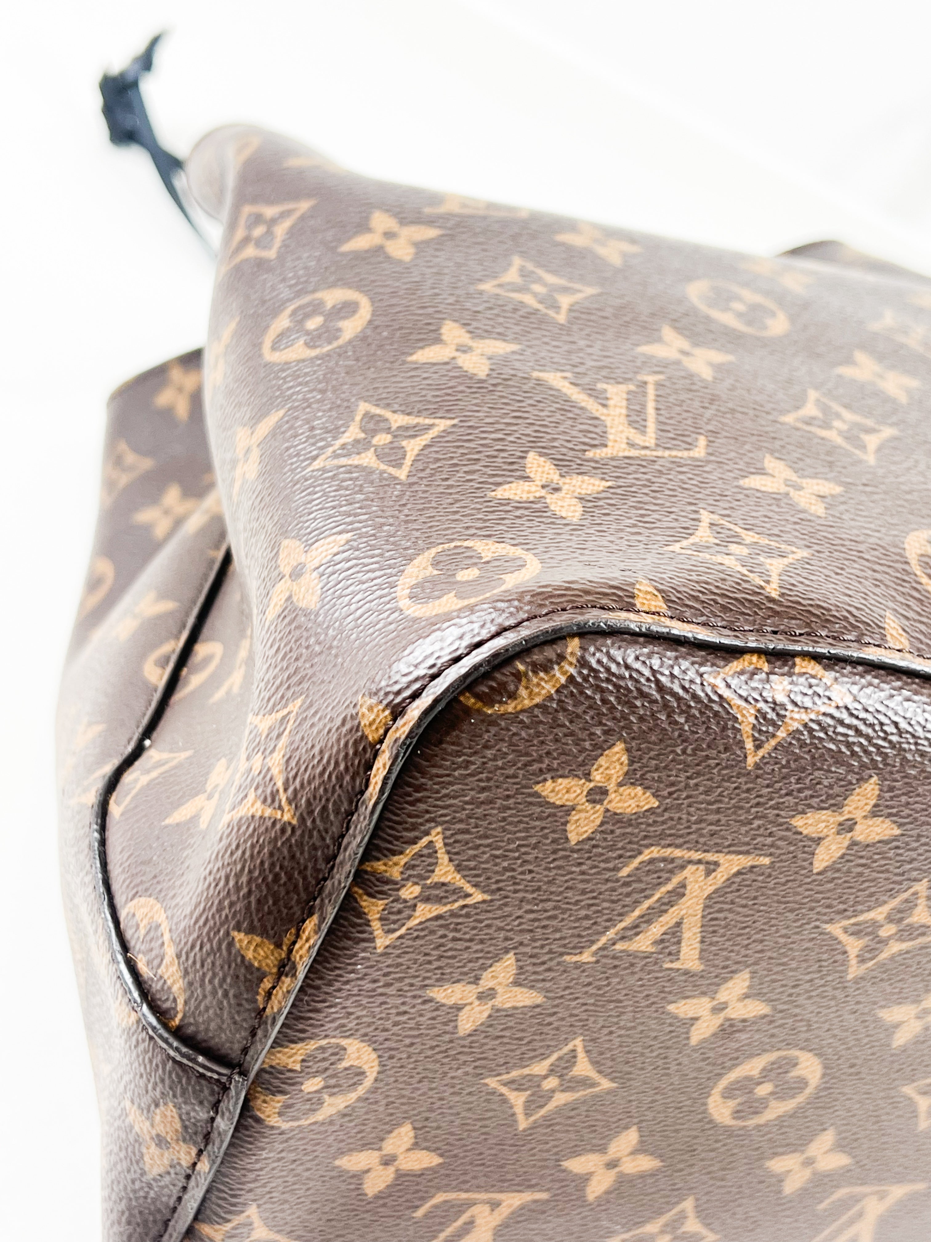 Louis Vuitton Black Neo Noe