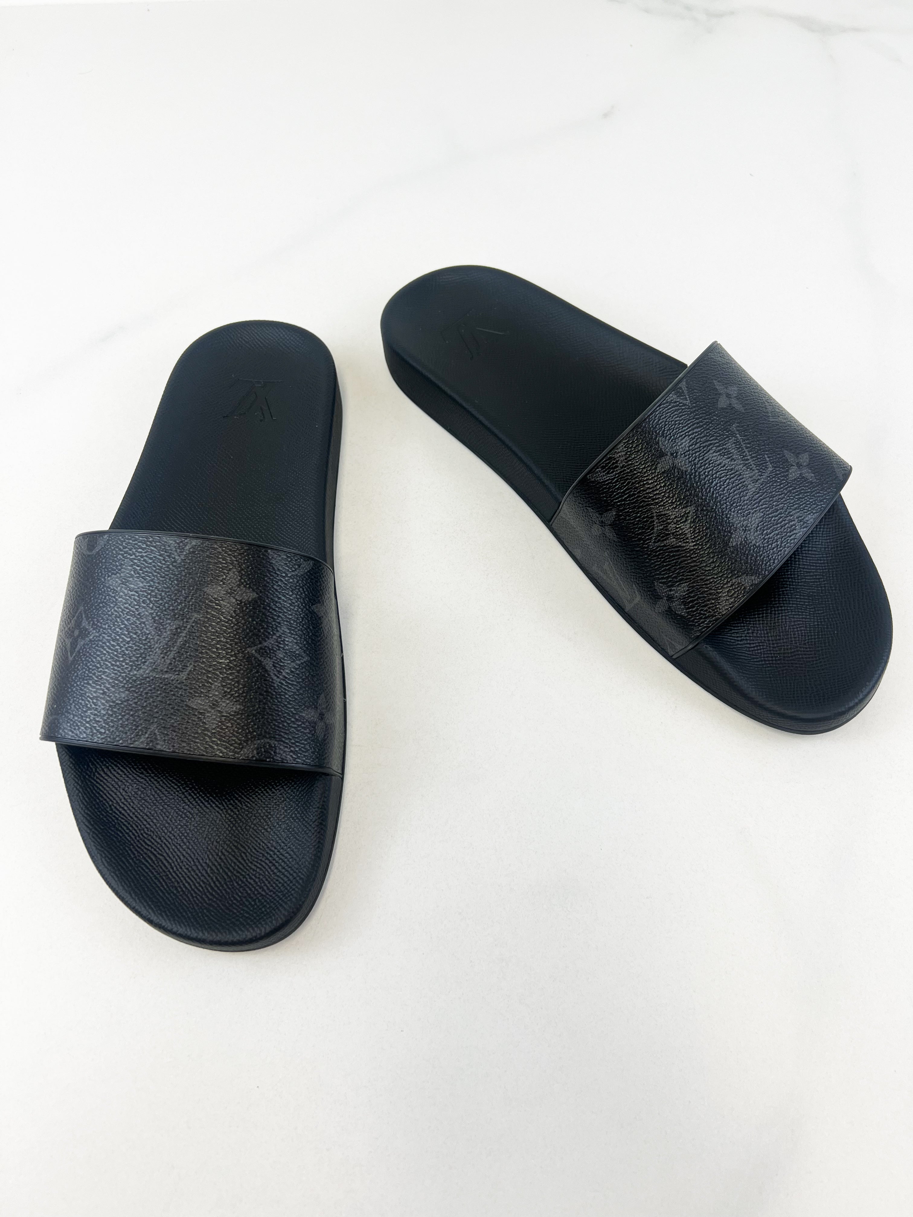 Louis Vuitton Men's Pool Slides Size 9