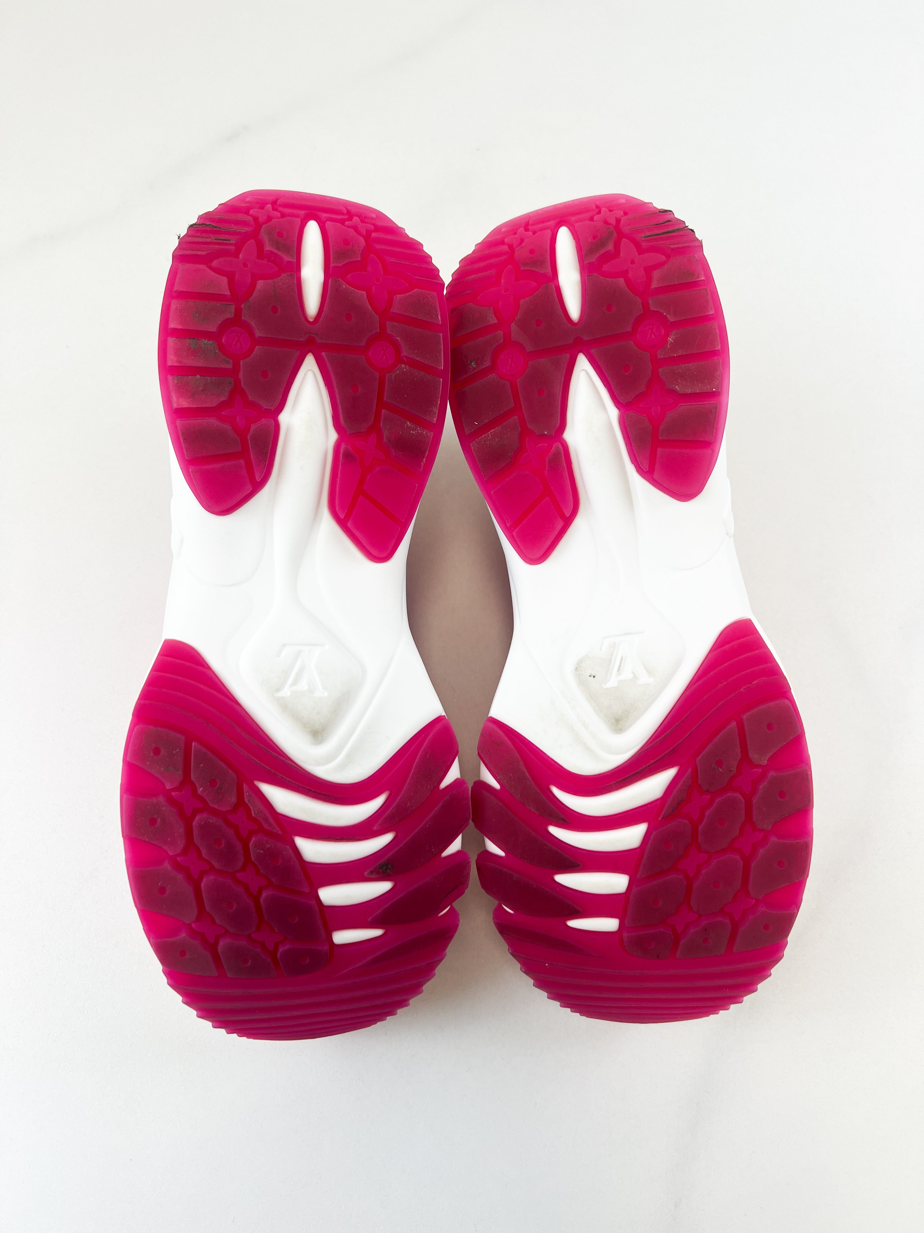 Louis Vuitton Run 55 Sneaker Size 39