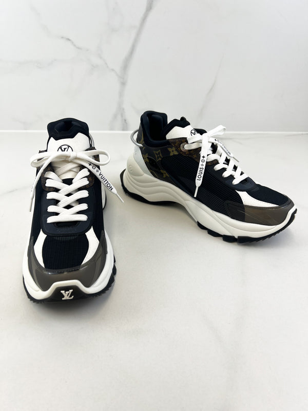 Louis Vuitton Run 55 Sneaker Size 39