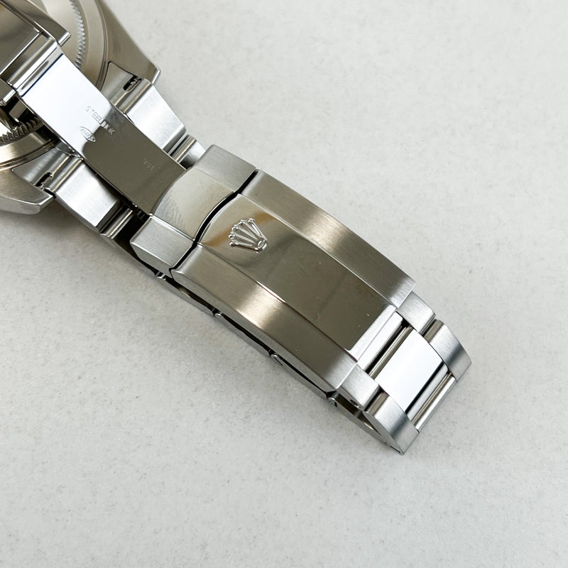 Rolex Sky-Dweller 42mm Oystersteel & White Gold Bracelet