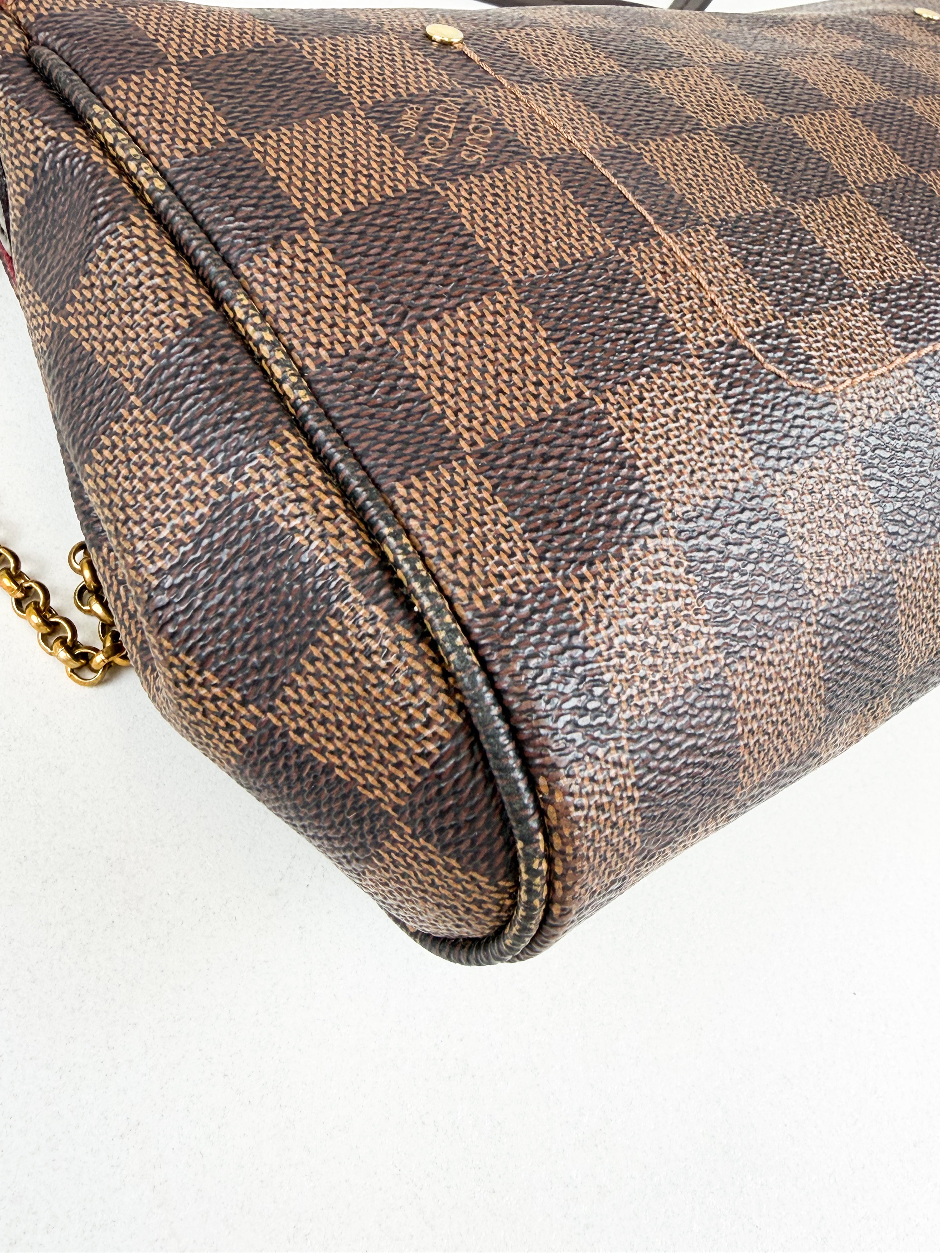 Louis Vuitton Favourite MM Monogram Canvas