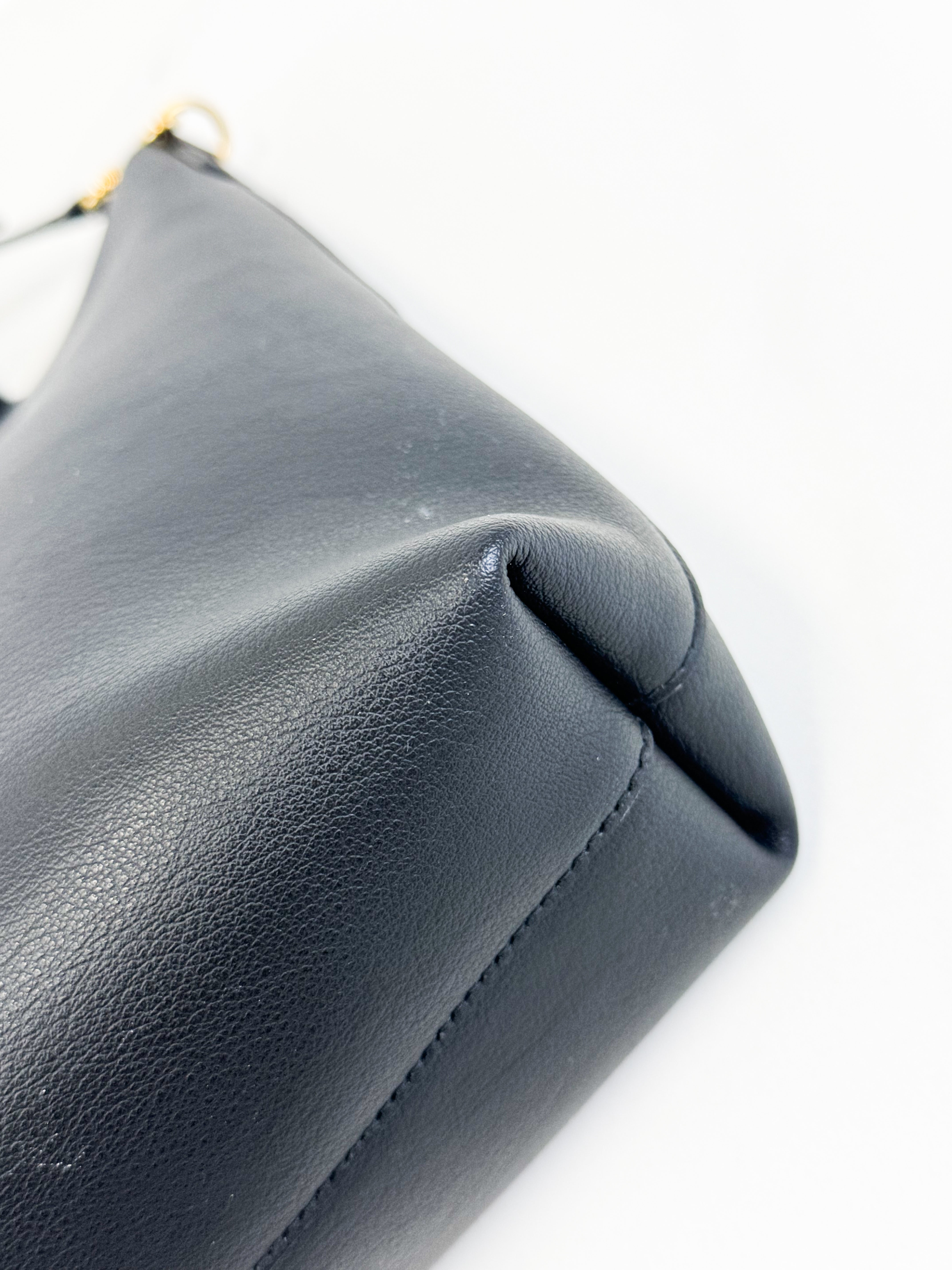 Saint Laurent Toy shopper Tote in Black Supple Leather