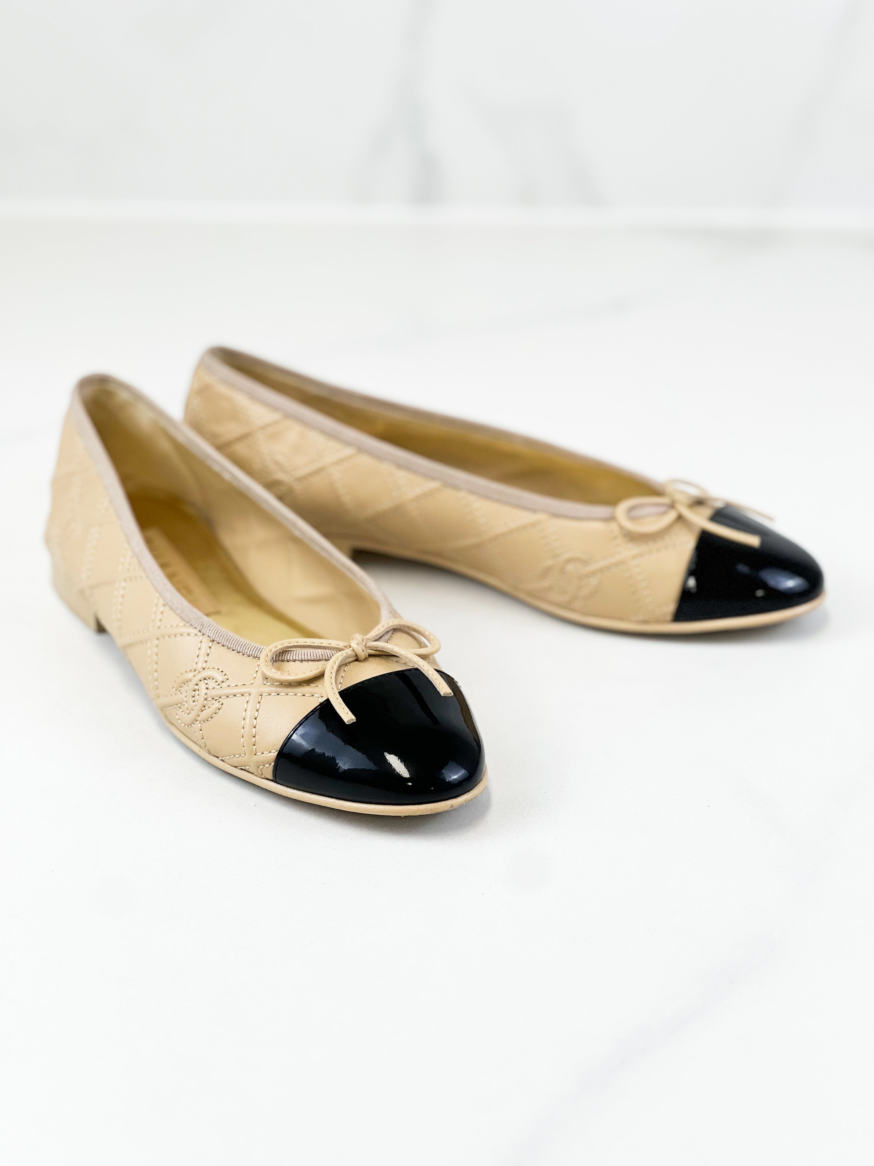 Chanel CC Lambskin & Patent Ballerina Flats Size 37.5