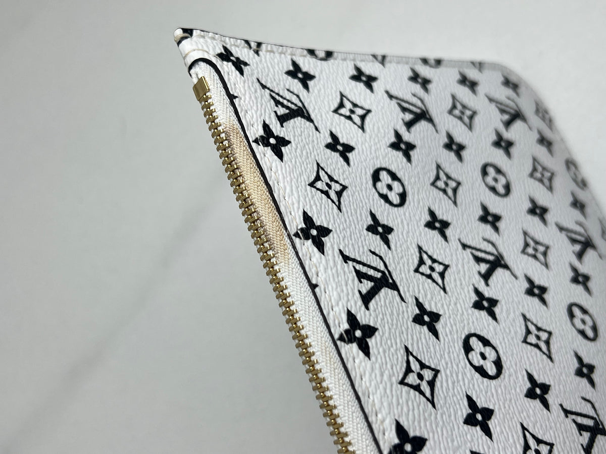Louis Vuitton Neverfull MM Limited-edition Rouge Giant Monogram Canvas