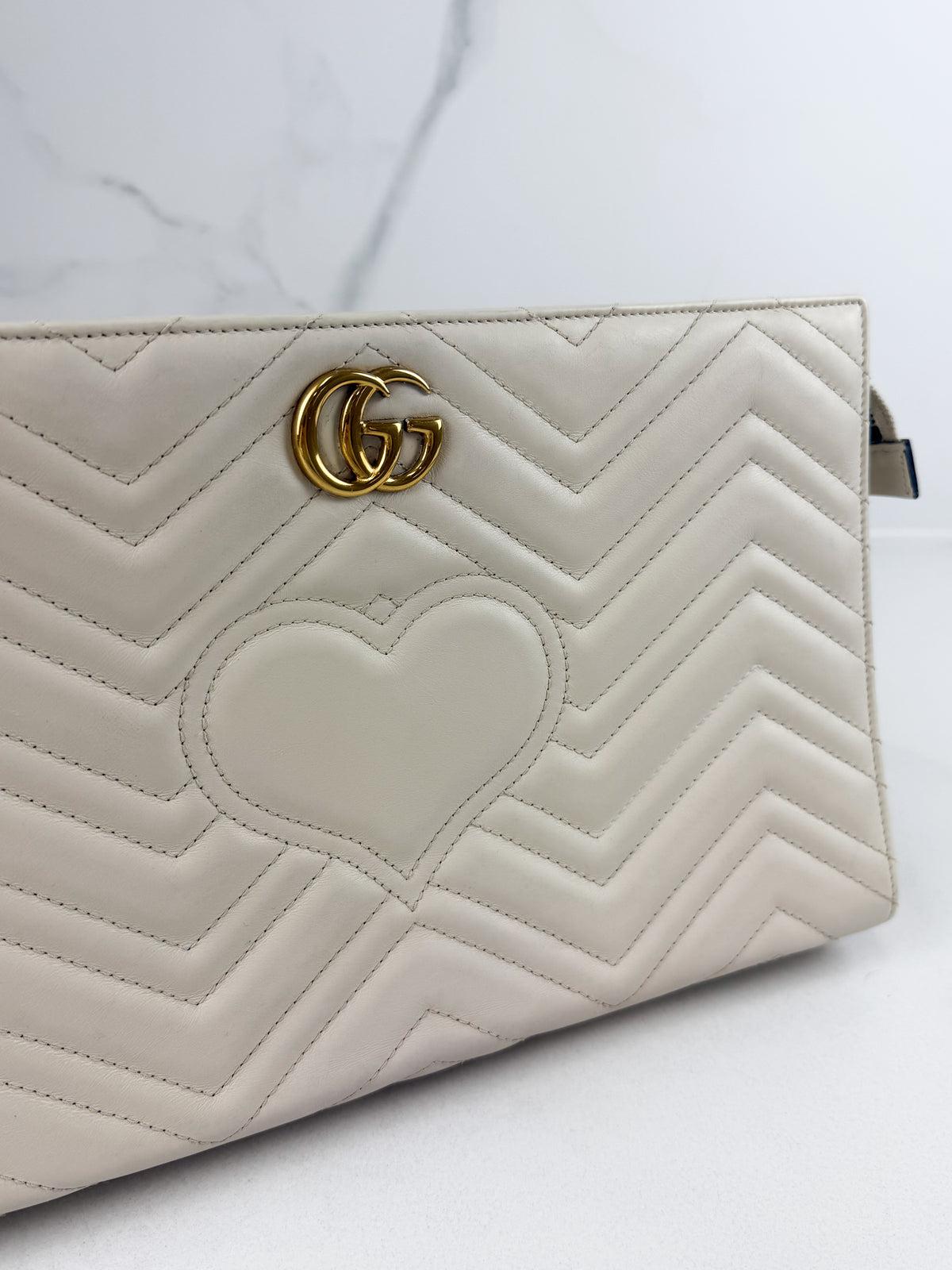 Gucci GG Marmont Clutch in White Matelasse Chevron Leather