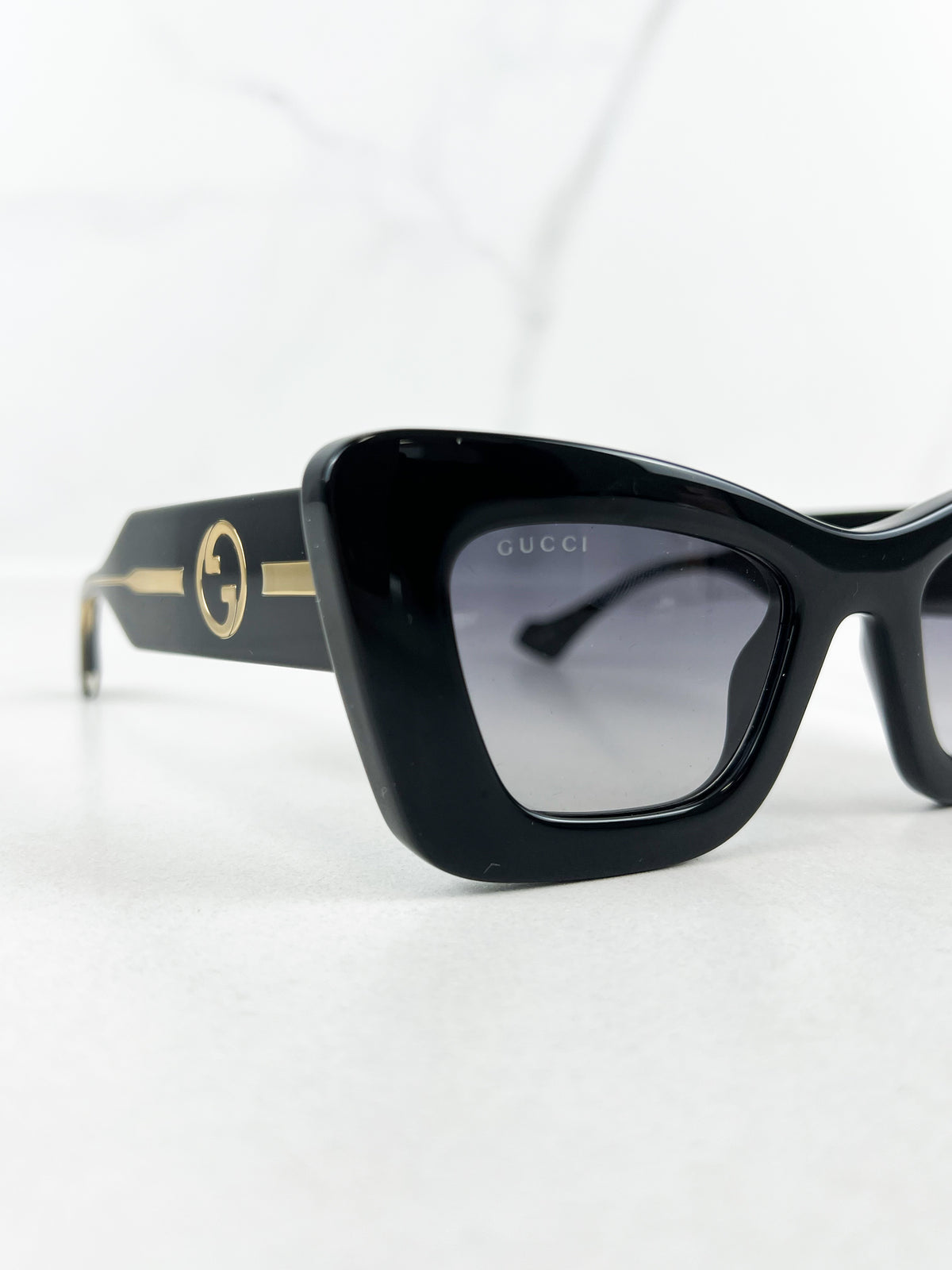 Gucci GG Cat Eye Black Sunglasses GG1552S