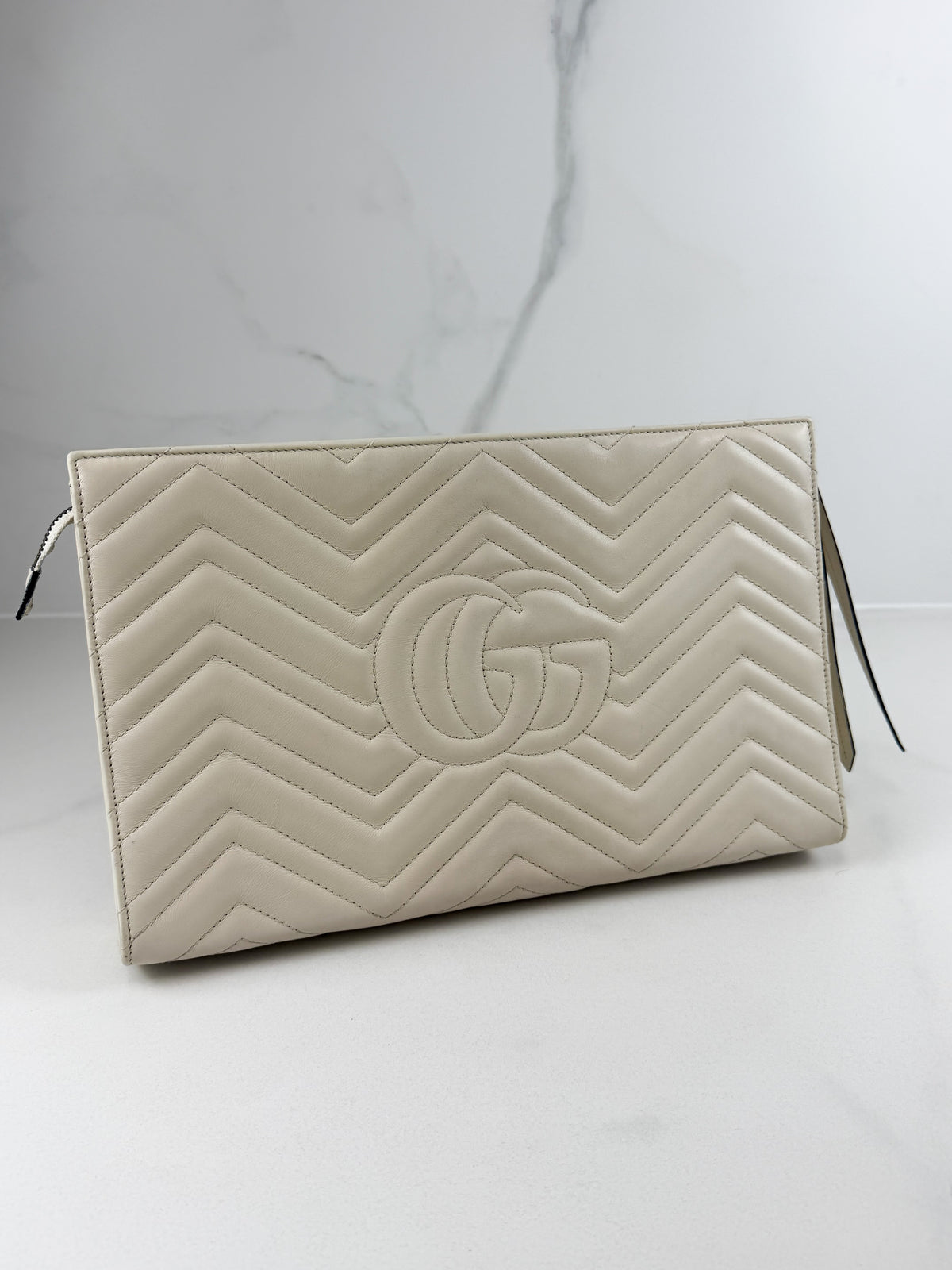 Gucci GG Marmont Clutch in White Matelasse Chevron Leather
