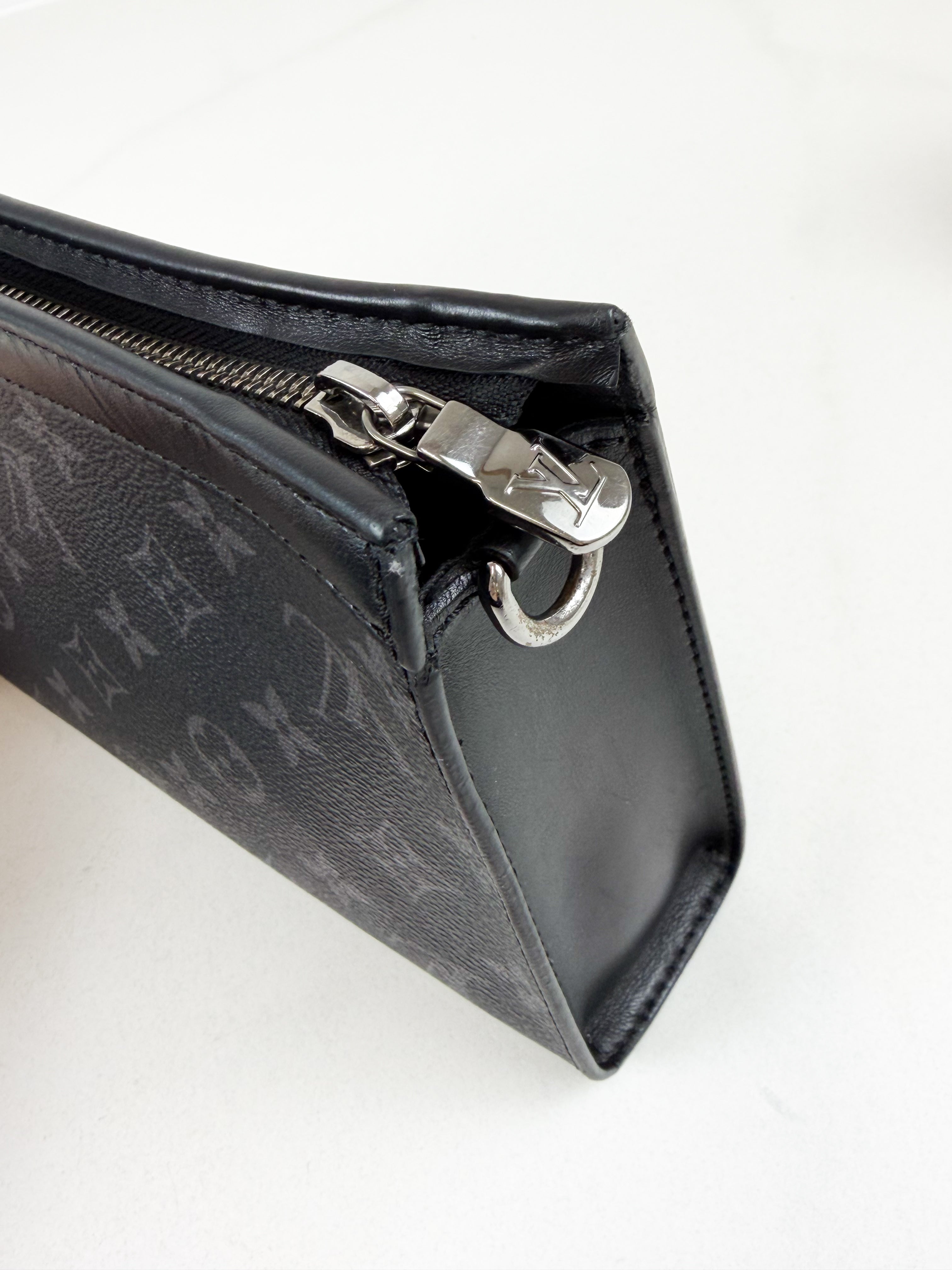 Louis Vuitton Gaston Wearable Wallet