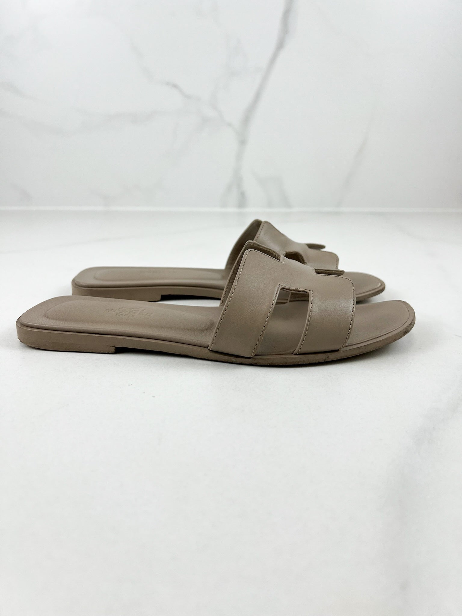 Hermes Oran Sandal in Beige Epson Calfskin Size 37