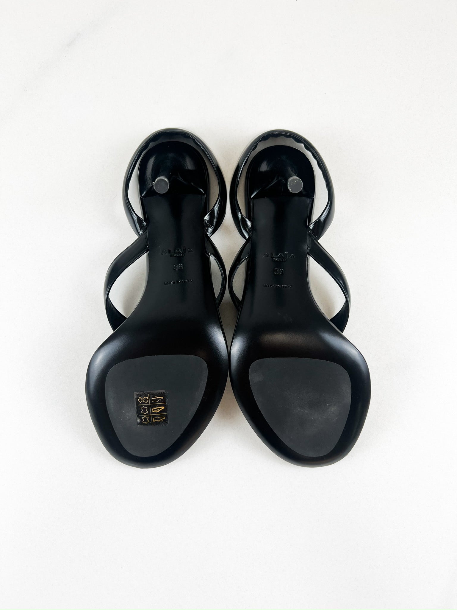 Alaia Black Calfskin Tong Sandal 90 Size 38