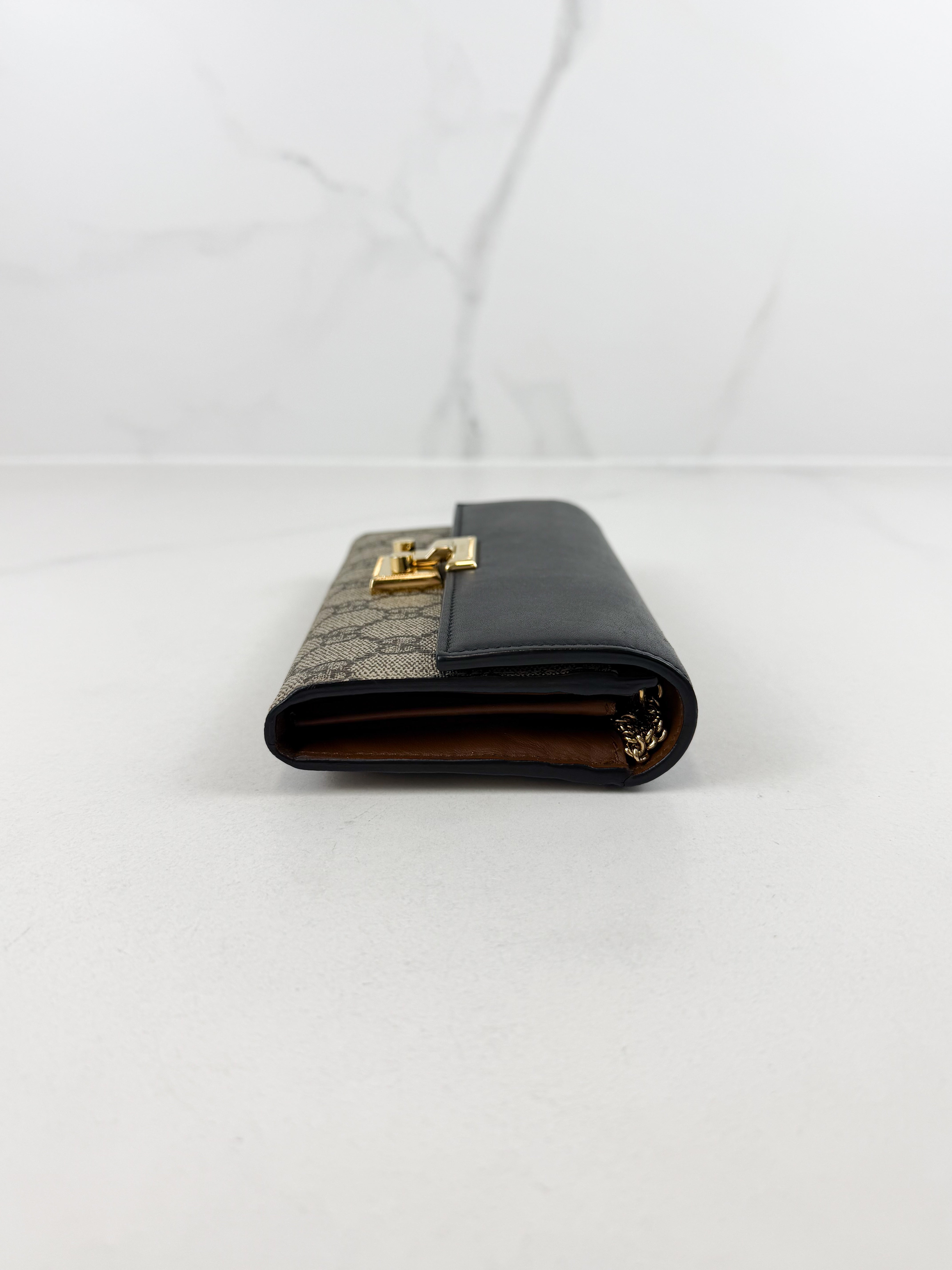 Gucci GG Supreme Continental Padlock WOC