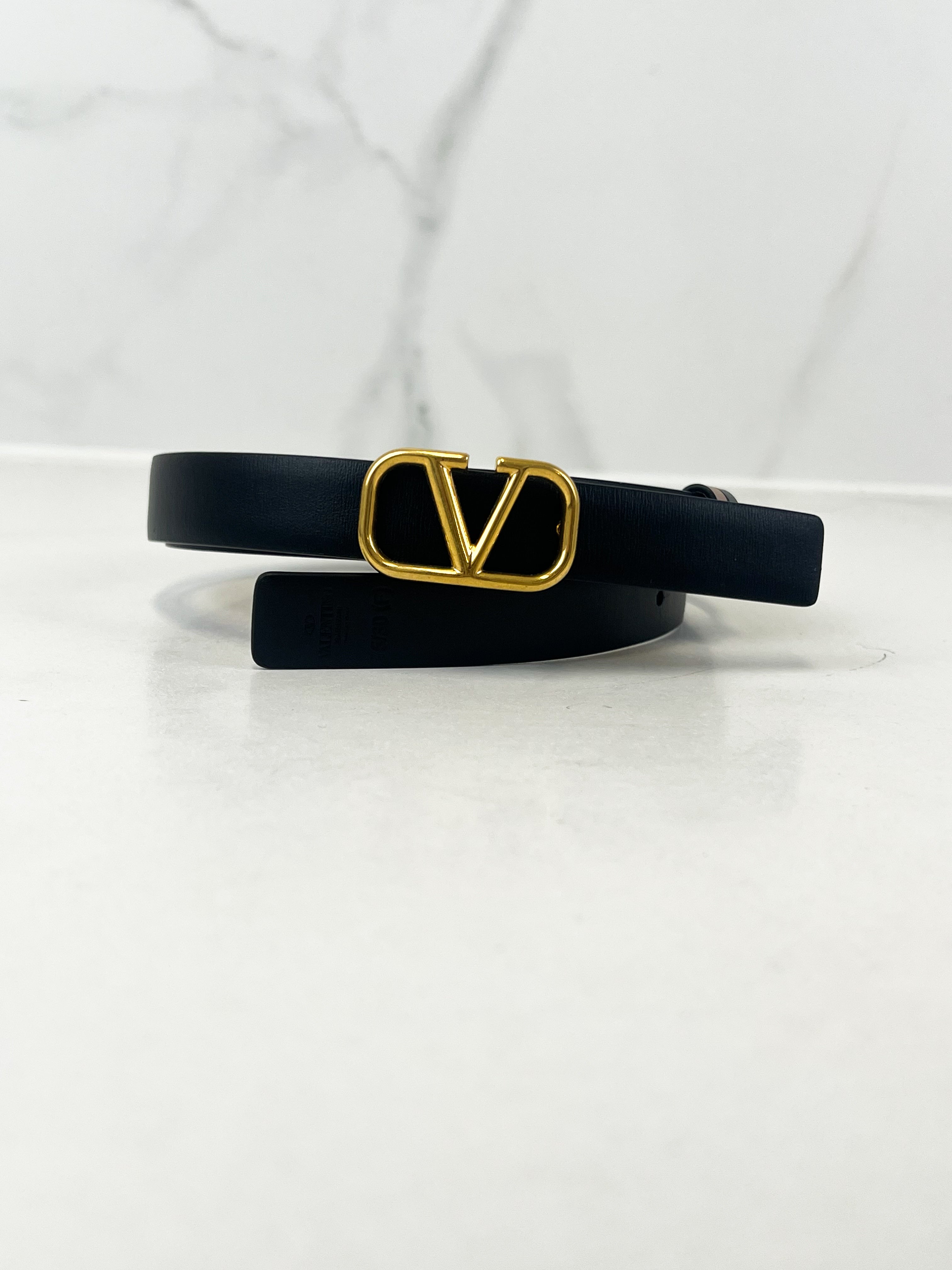 Valentino Reversible VLogo Belt in Calfskin Size 75