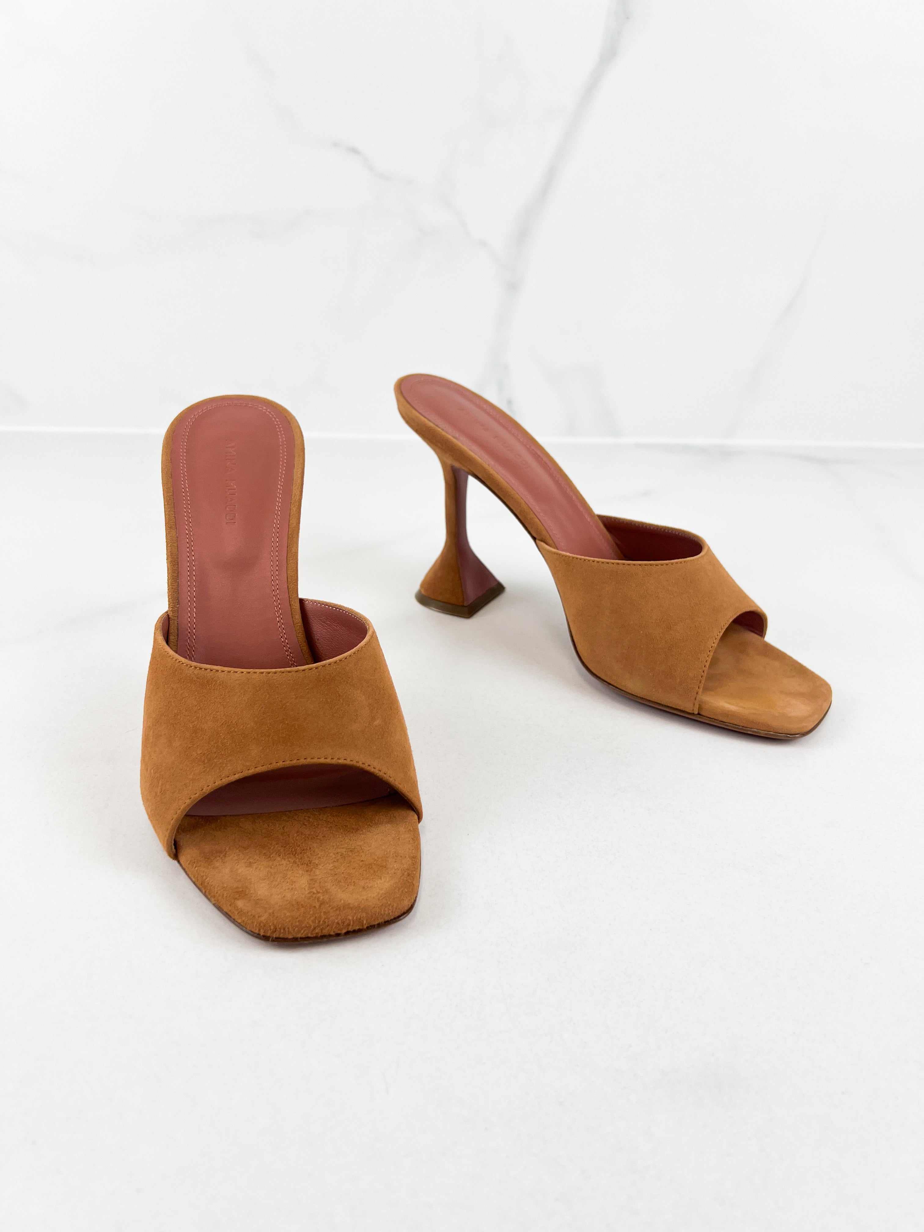 Amina Muaddi Lupita Slipper in Suede Camel Size 40