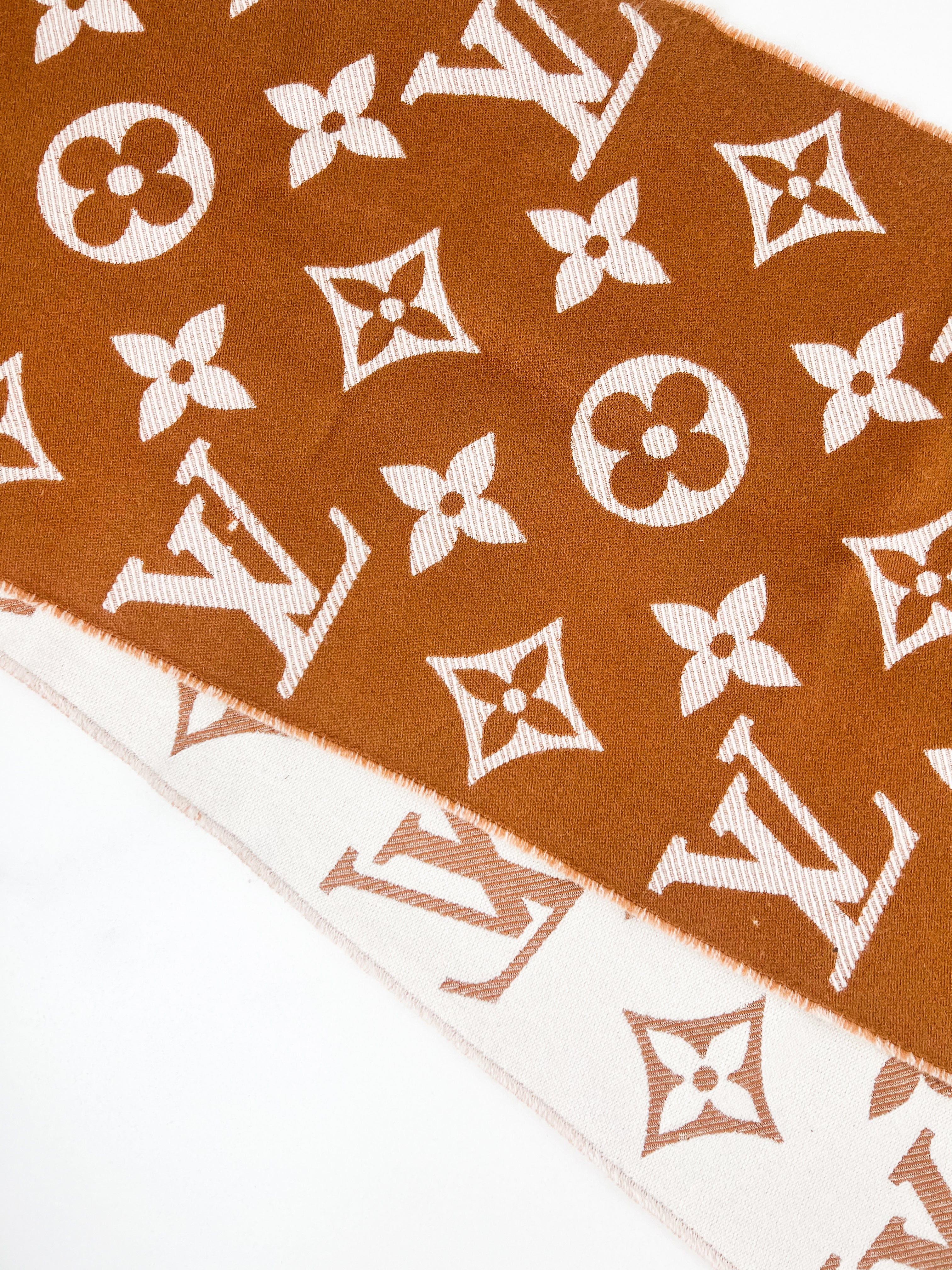 Louis Vuitton Reykjavik Scarf in Sable Beige