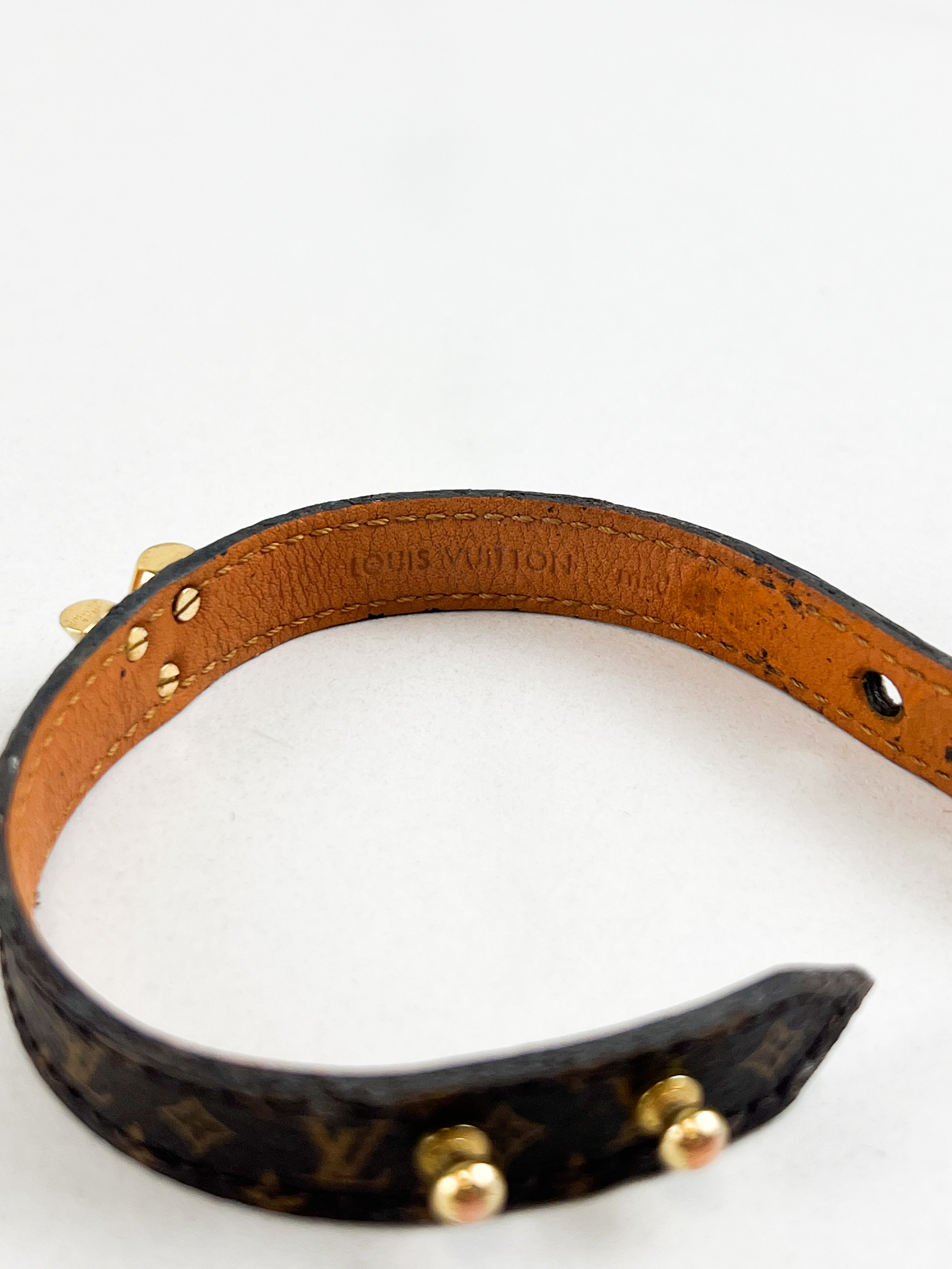 Louis Vuitton Essential V Bracelet