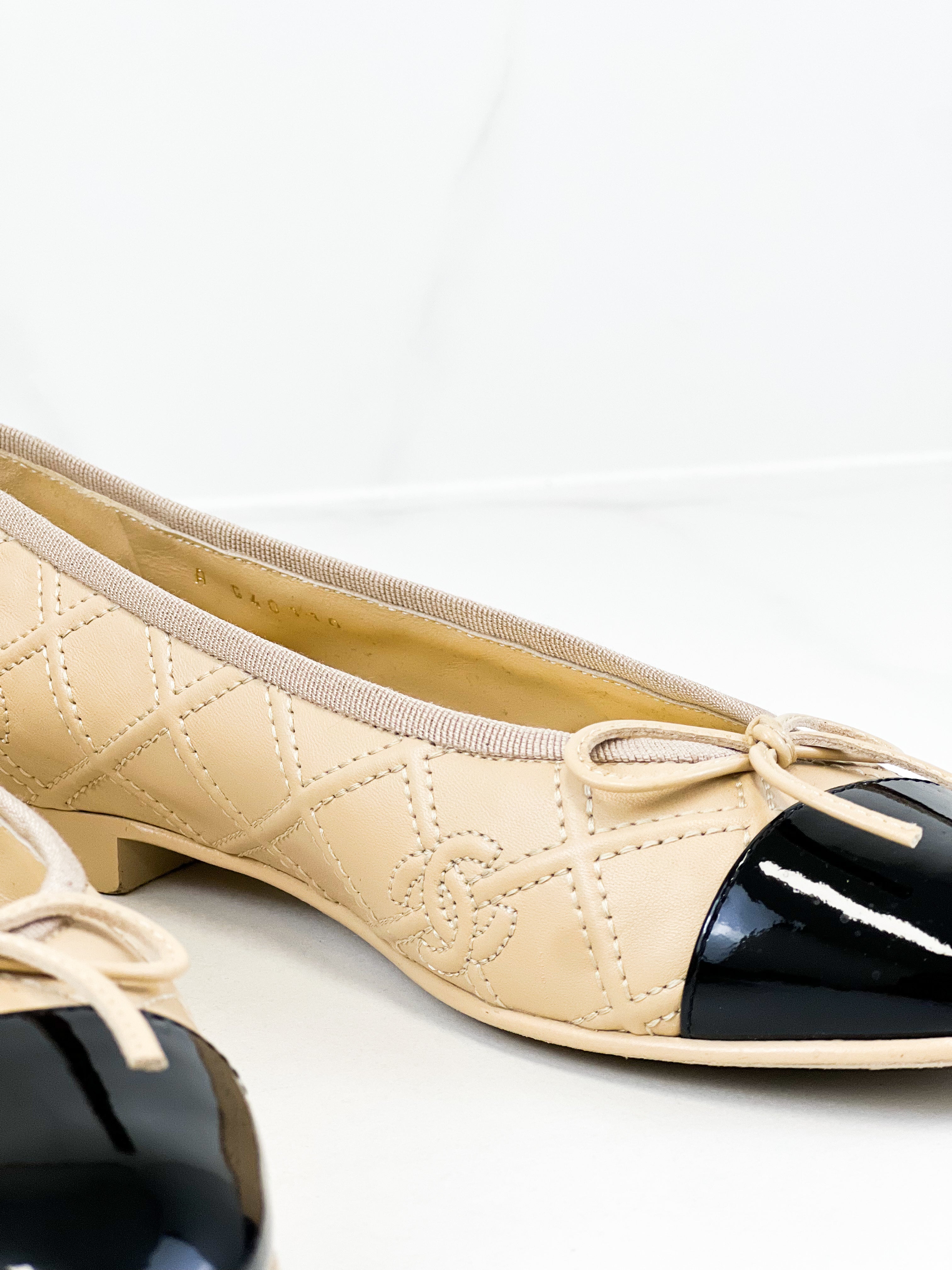Chanel CC Lambskin & Patent Ballerina Flats Size 37.5