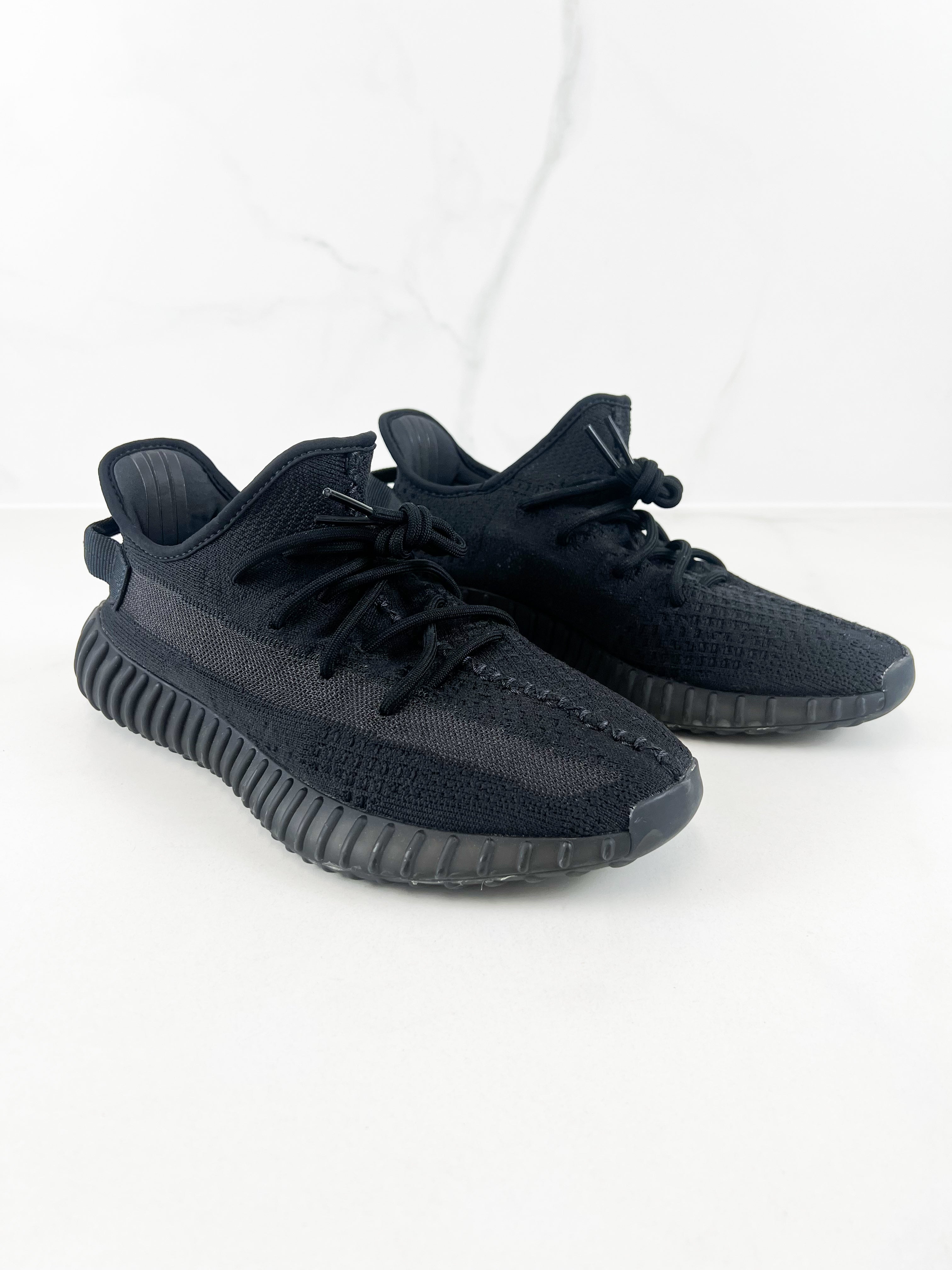 Yeezy Boost 350 V2 Onyx Size 10.5 US Men's