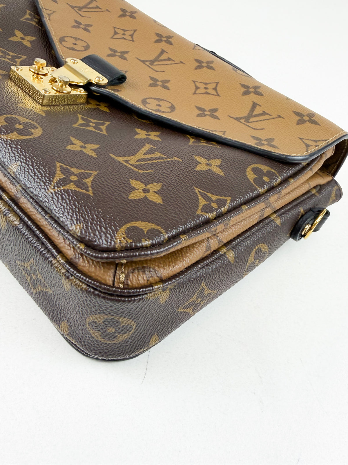 Louis Vuitton Monogram Reverse Pochette Metis
