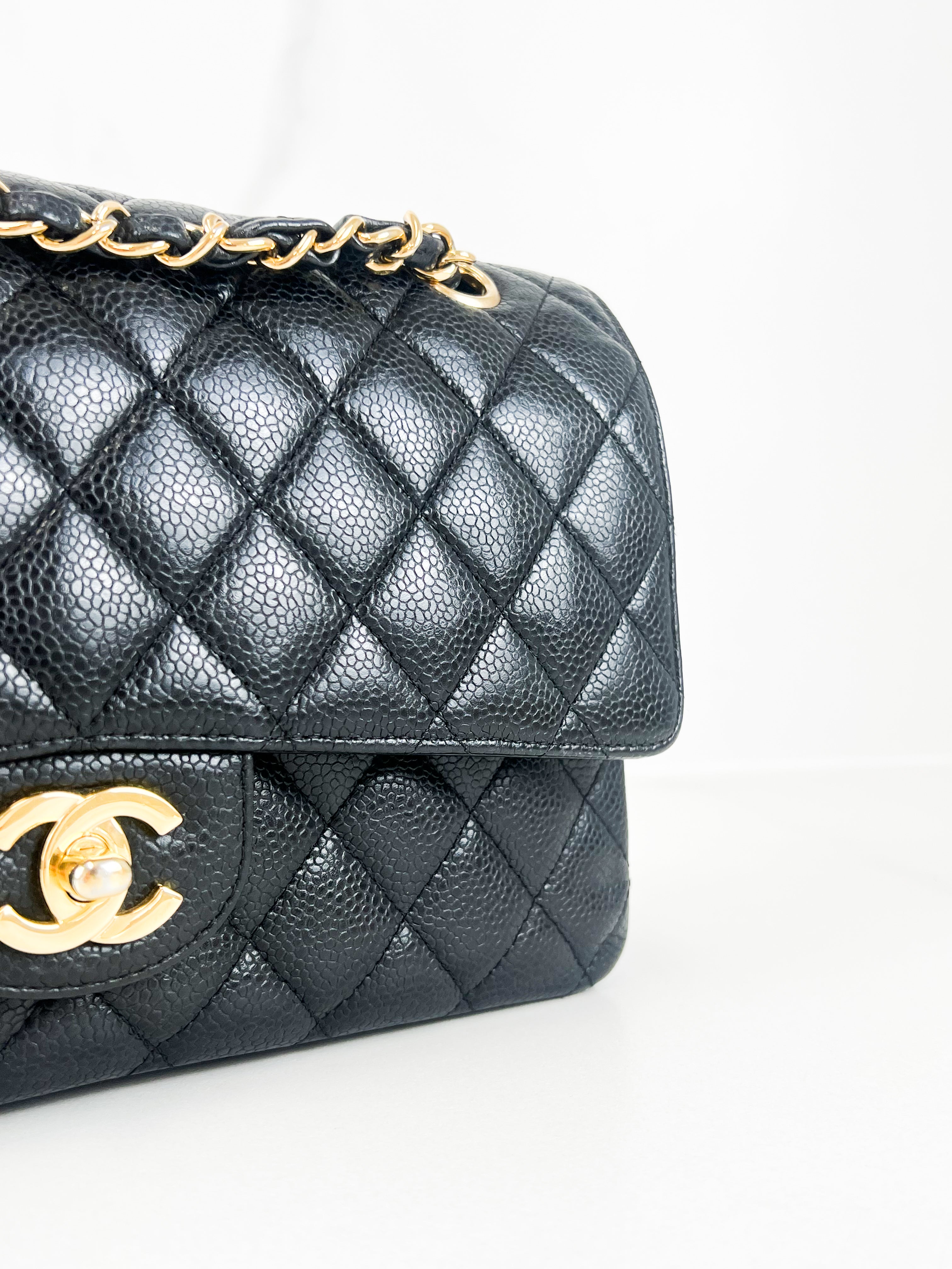 Chanel CC Medium Caviar Black Classic Double Flap Shoulder Bag