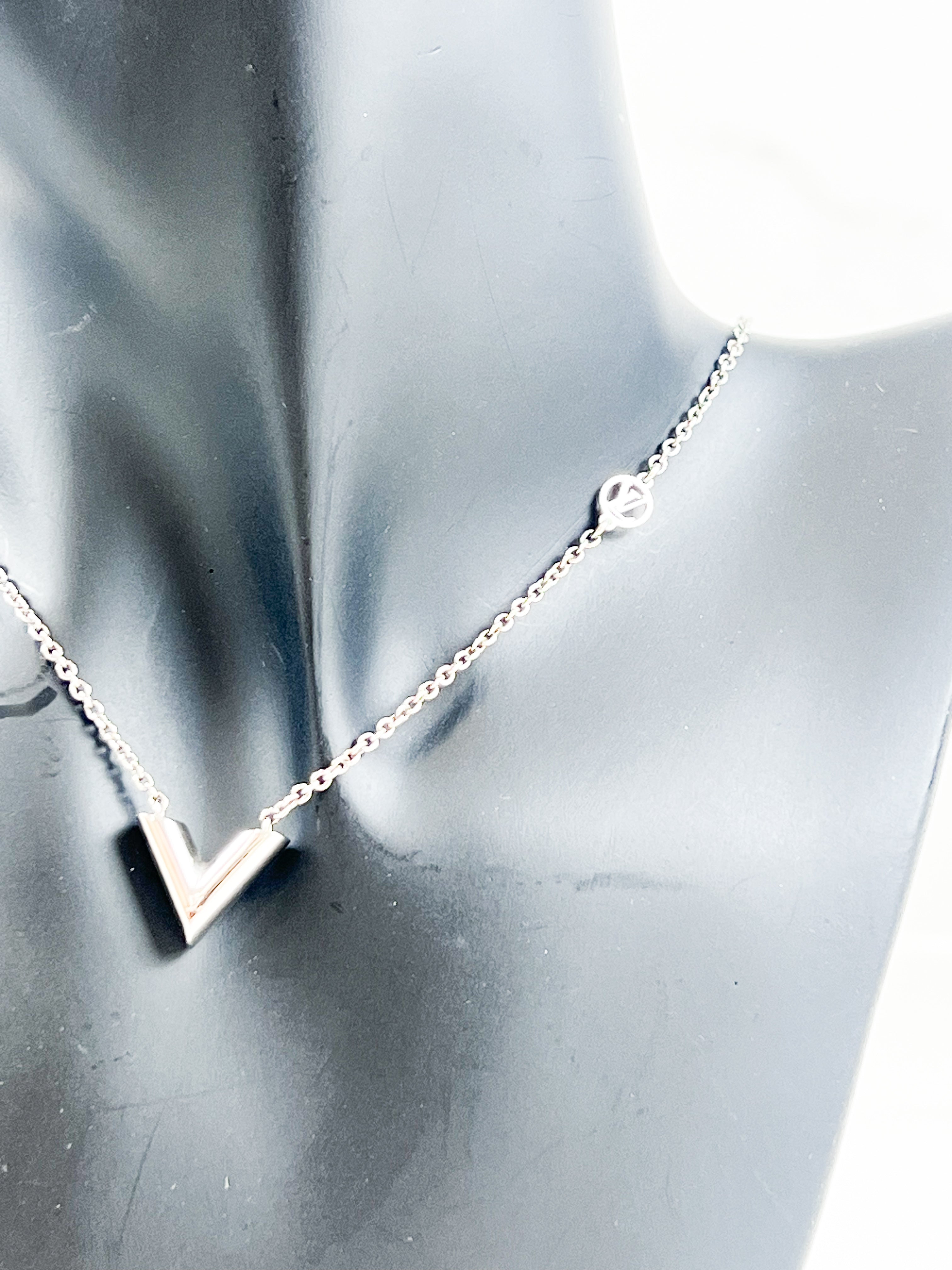 Louis Vuitton Essential V Necklace