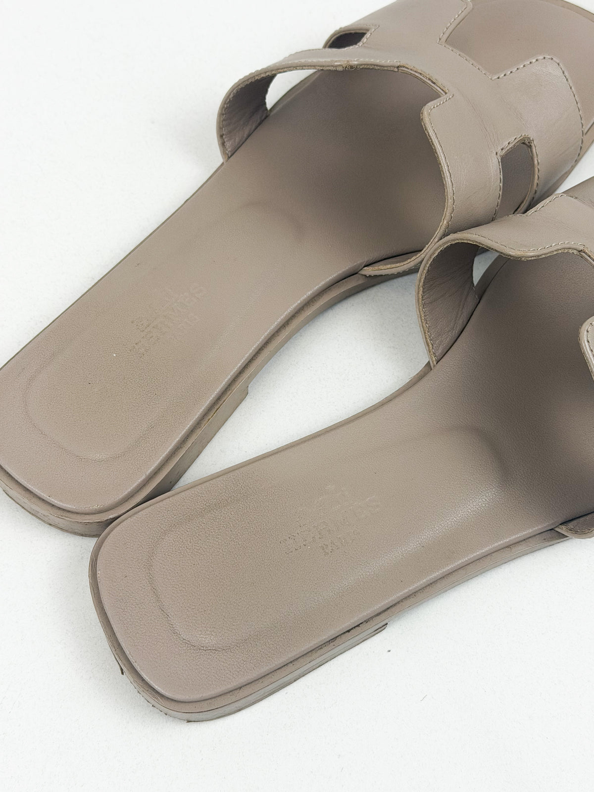 Hermes Oran Sandal in Beige Epson Calfskin Size 37