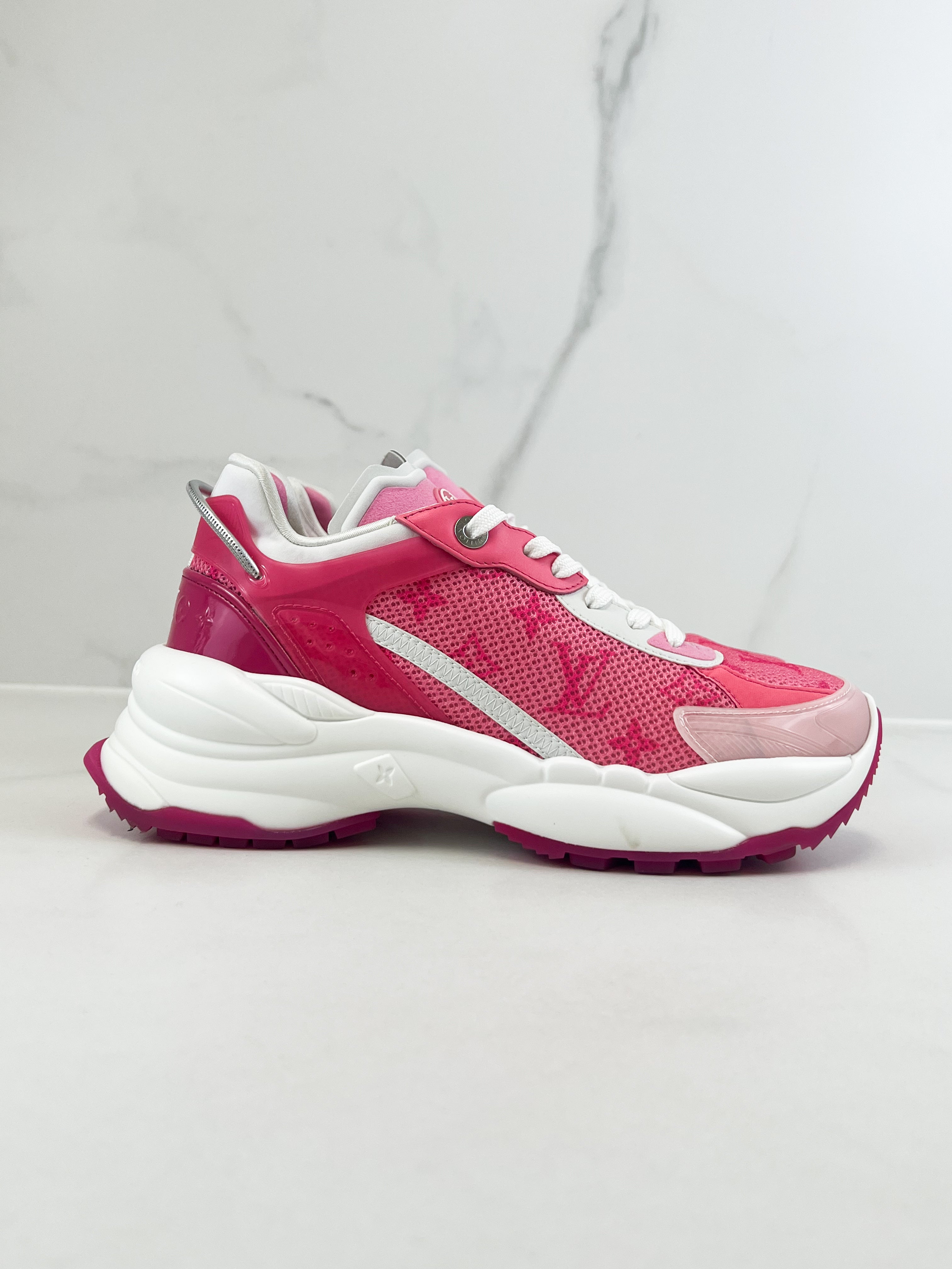 Louis Vuitton Run 55 Sneaker Size 39
