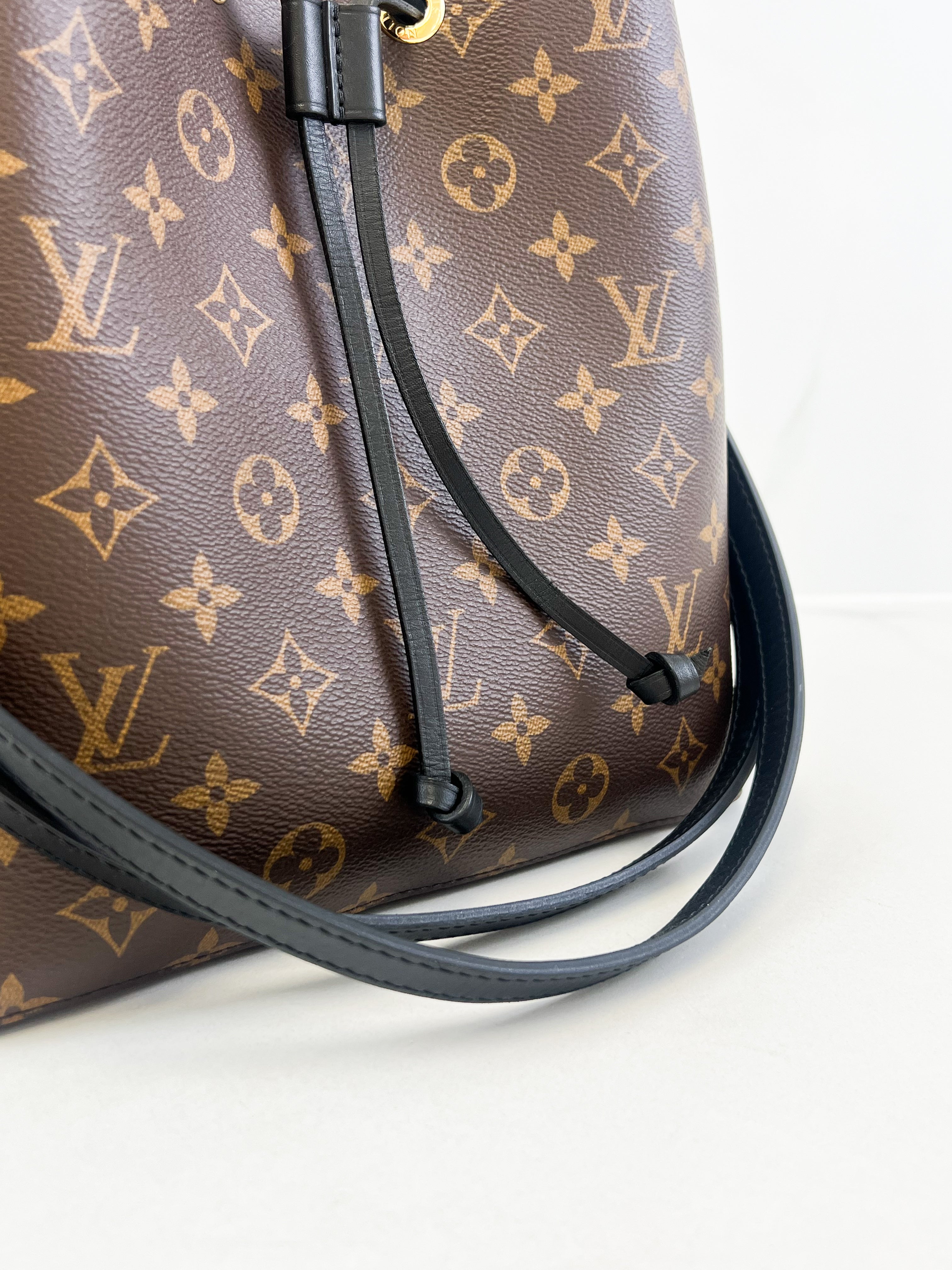 Louis Vuitton Black Neo Noe