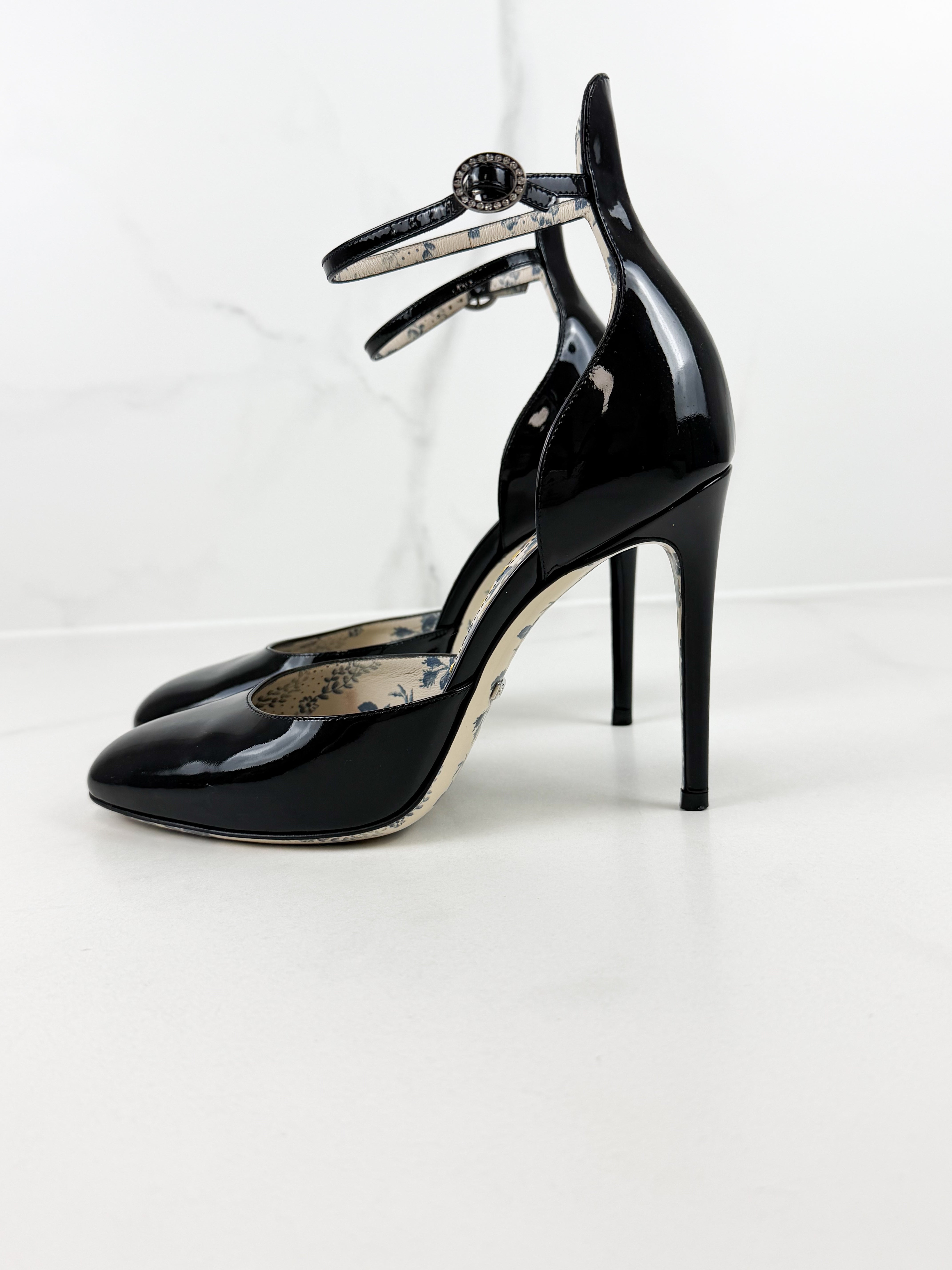 Gucci Vernice Crystal Black Patent Pumps