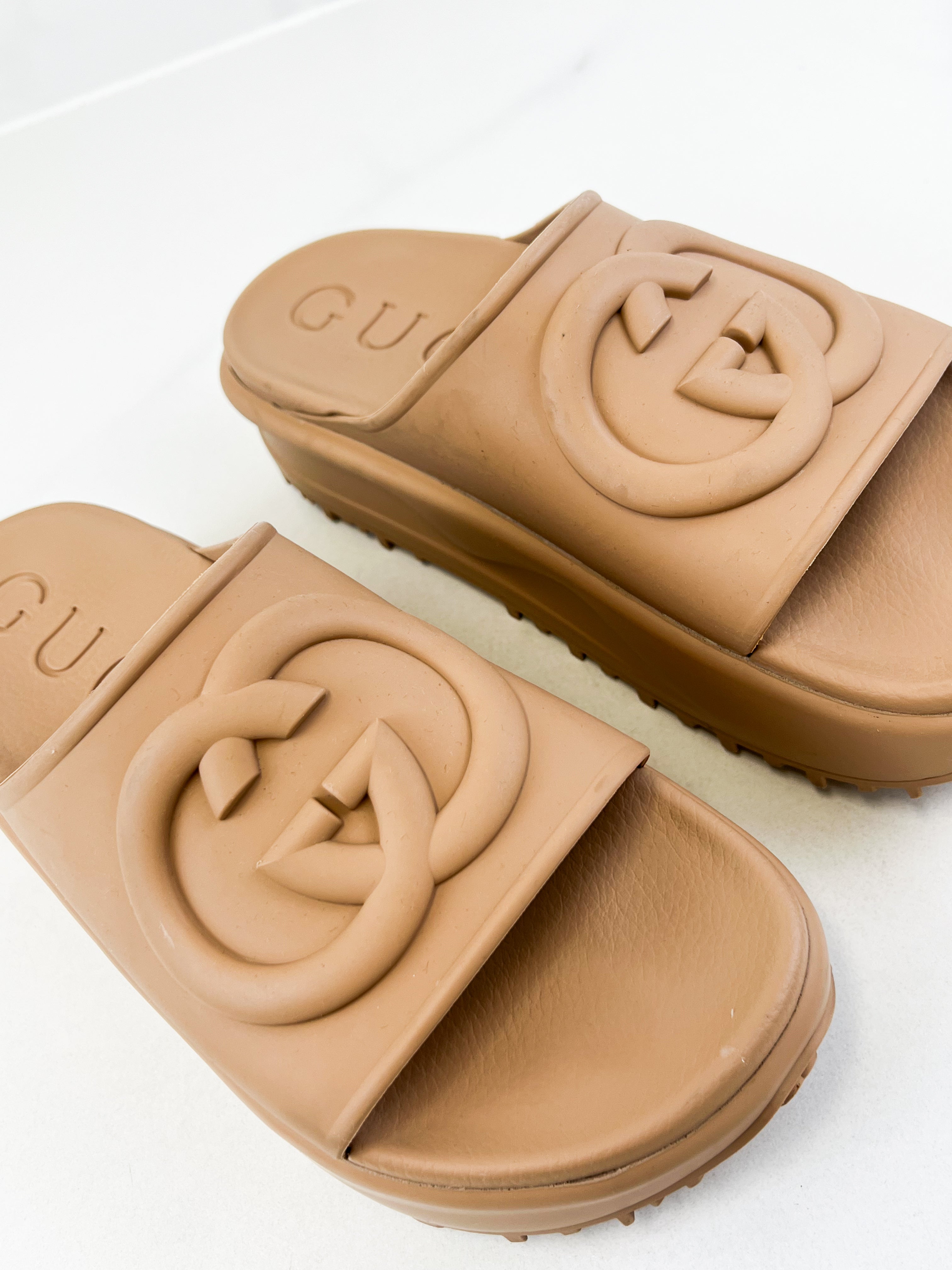 Gucci GG Rubber Platform Slides Size 40