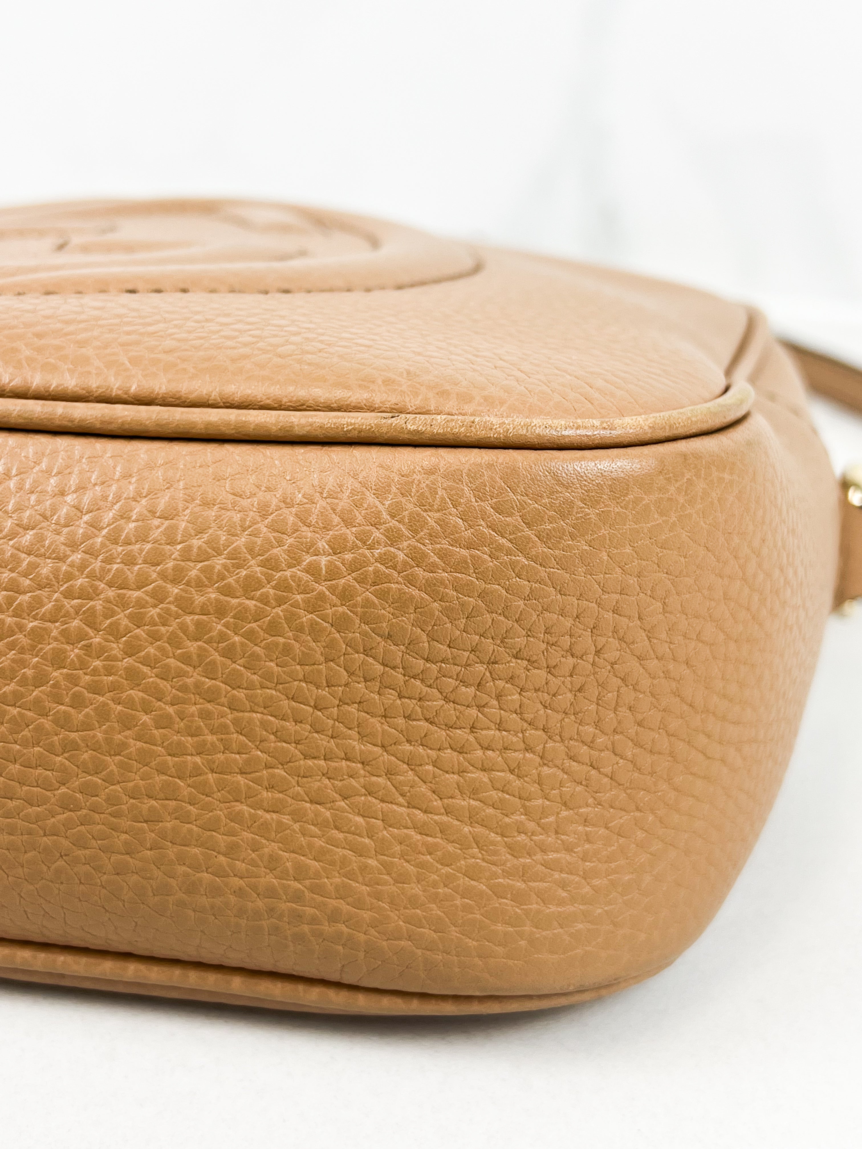 Gucci Soho Disco Crossbody Bag in Beige Leather