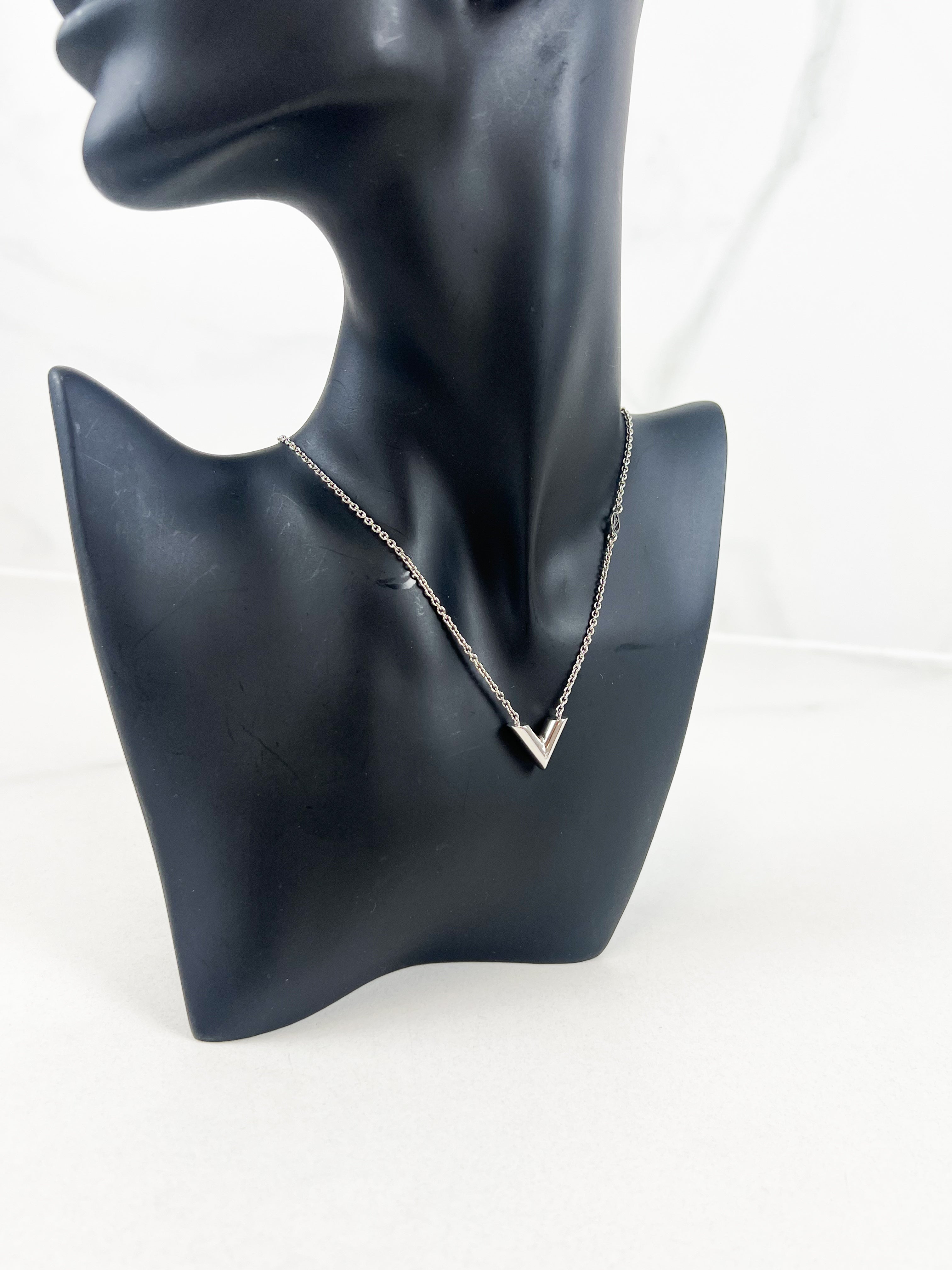 Louis Vuitton Essential V Necklace