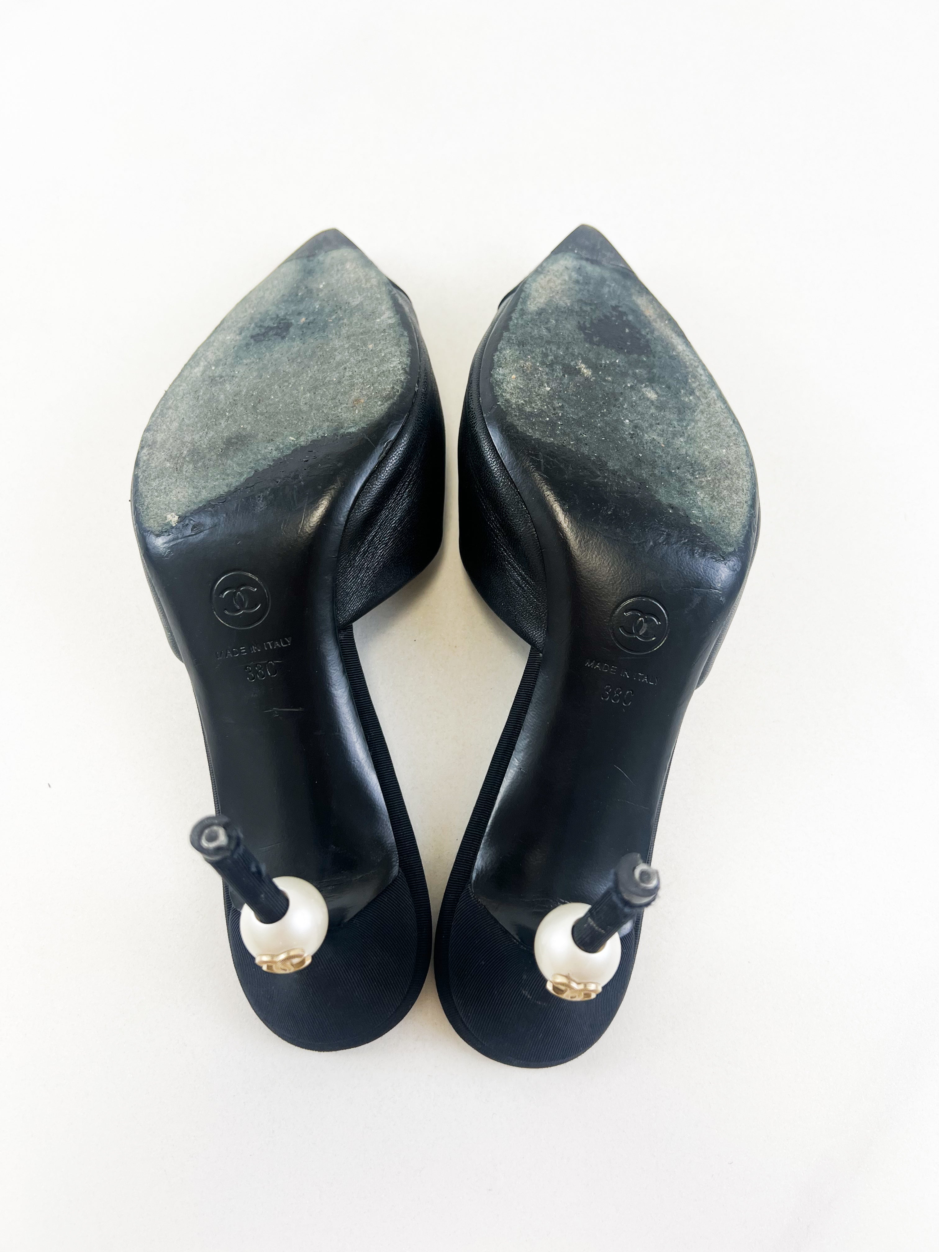 Chanel Black Leather & Fabric Faux Pearl Quilted Pumps Size 38C