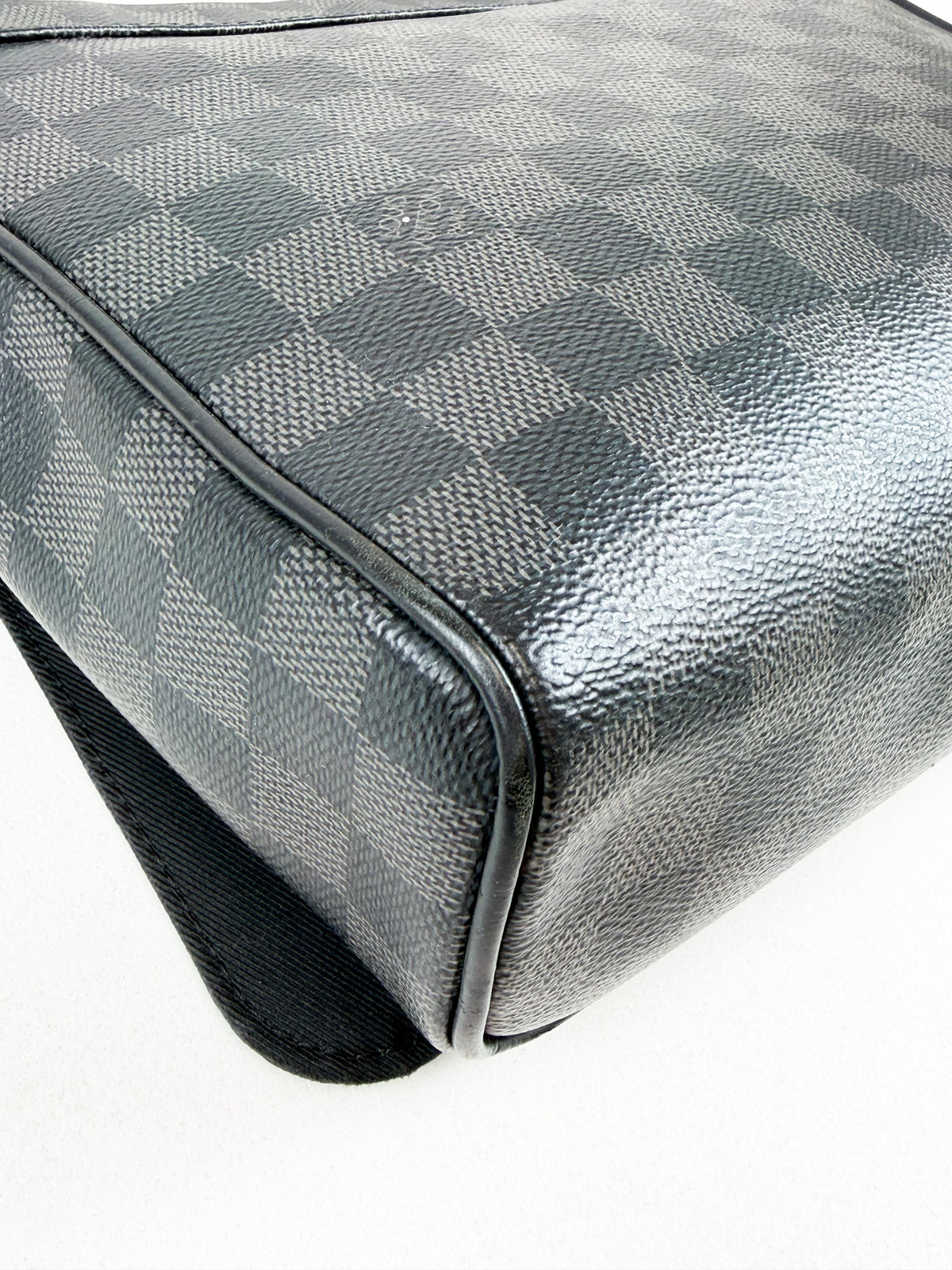 Louis Vuitton Damier Graphite District Messenger Bag