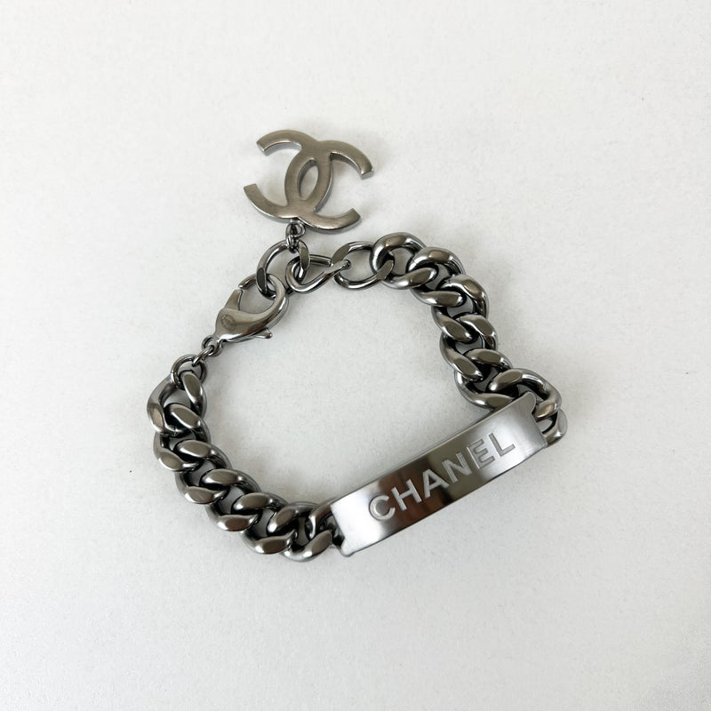 Chanel CC Logo Bracelet in Ruthenium