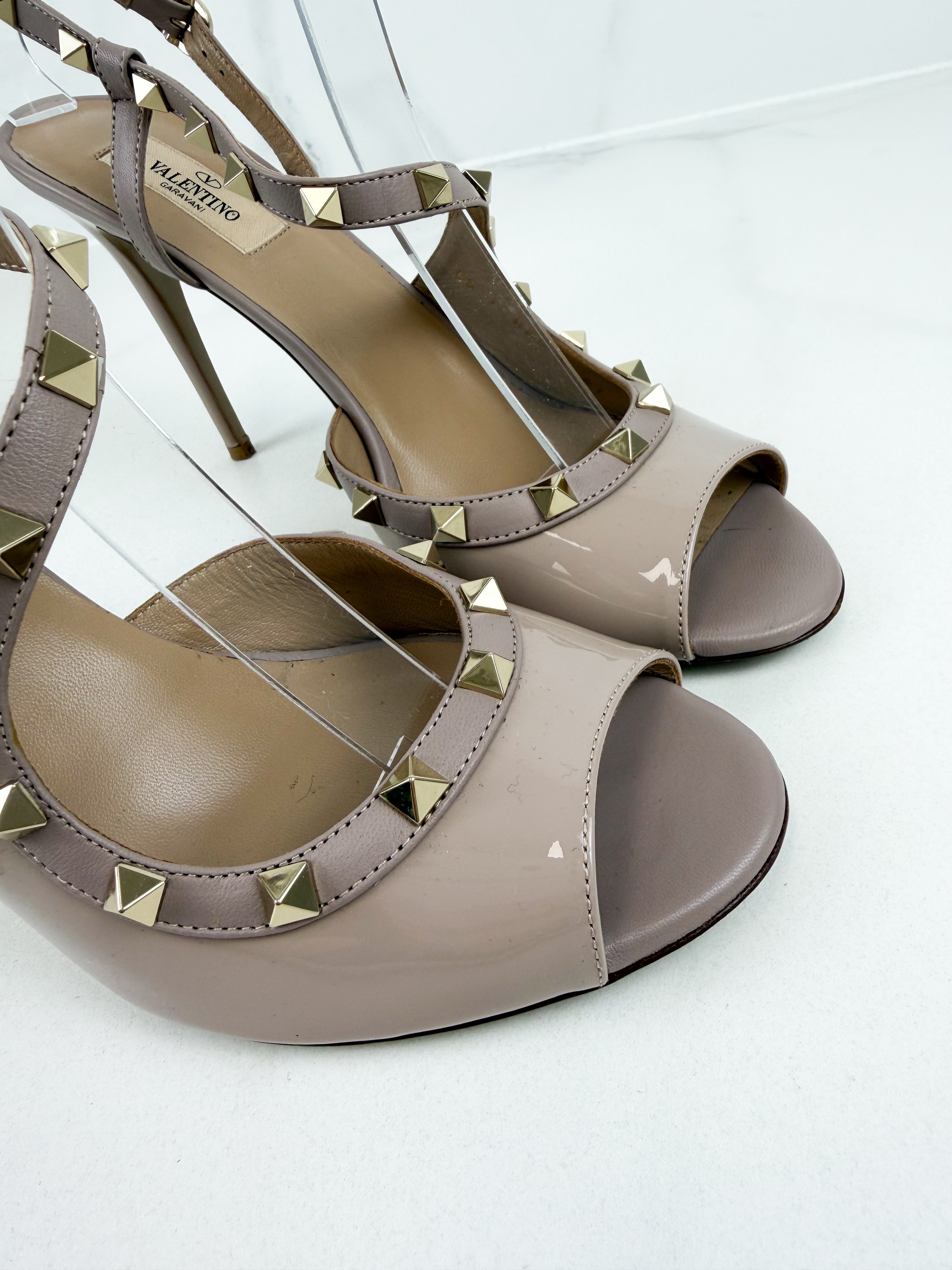 Valentino Leather Beige Rockstud Sandal Size 41