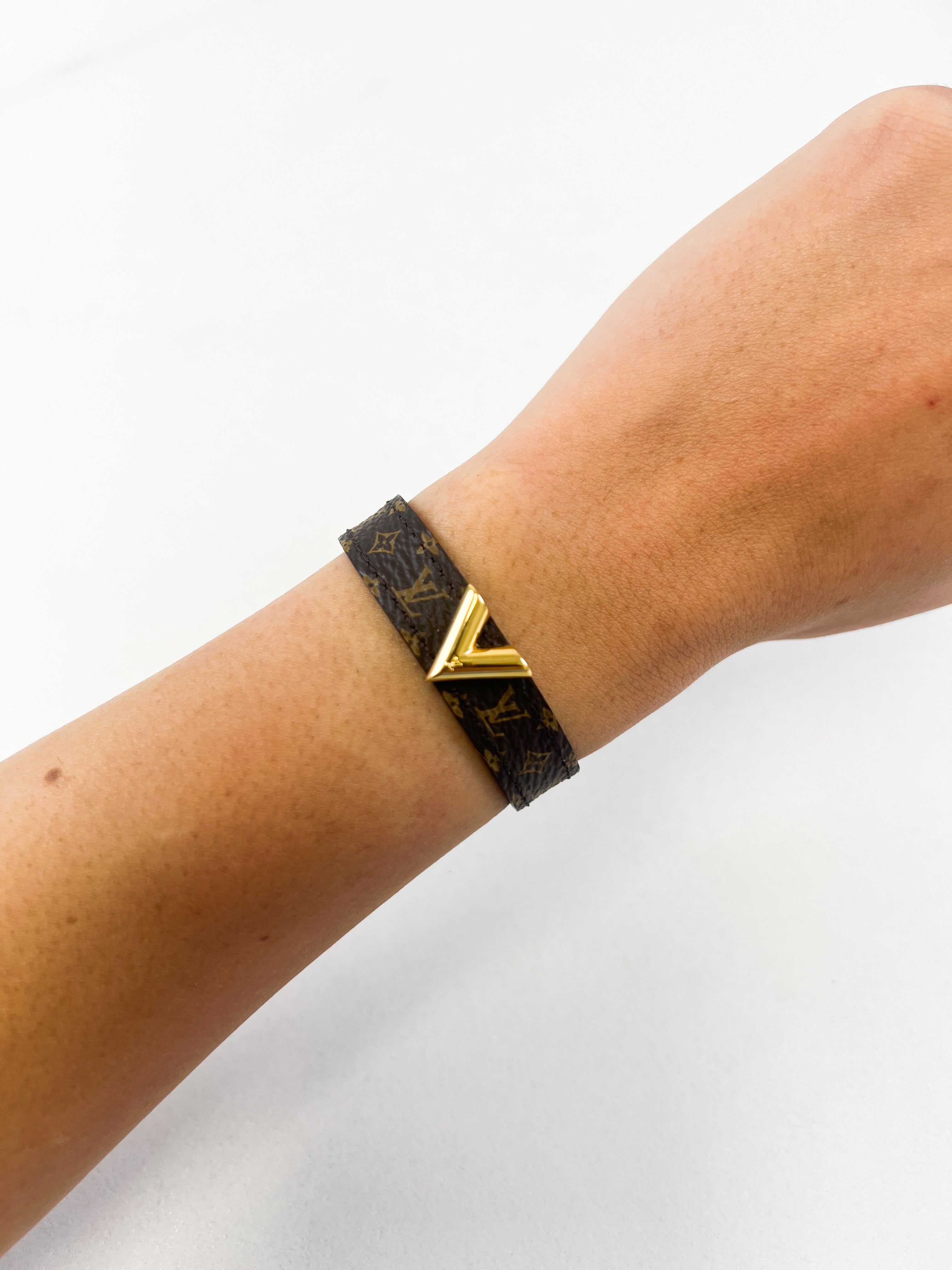 Louis Vuitton Essential V Bracelet