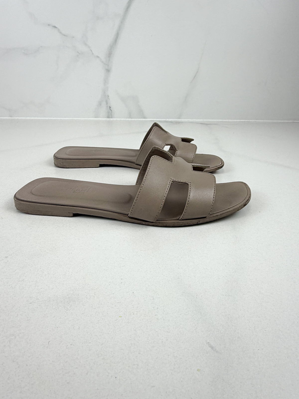 Hermes Oran Sandal in Beige Epson Calfskin Size 37