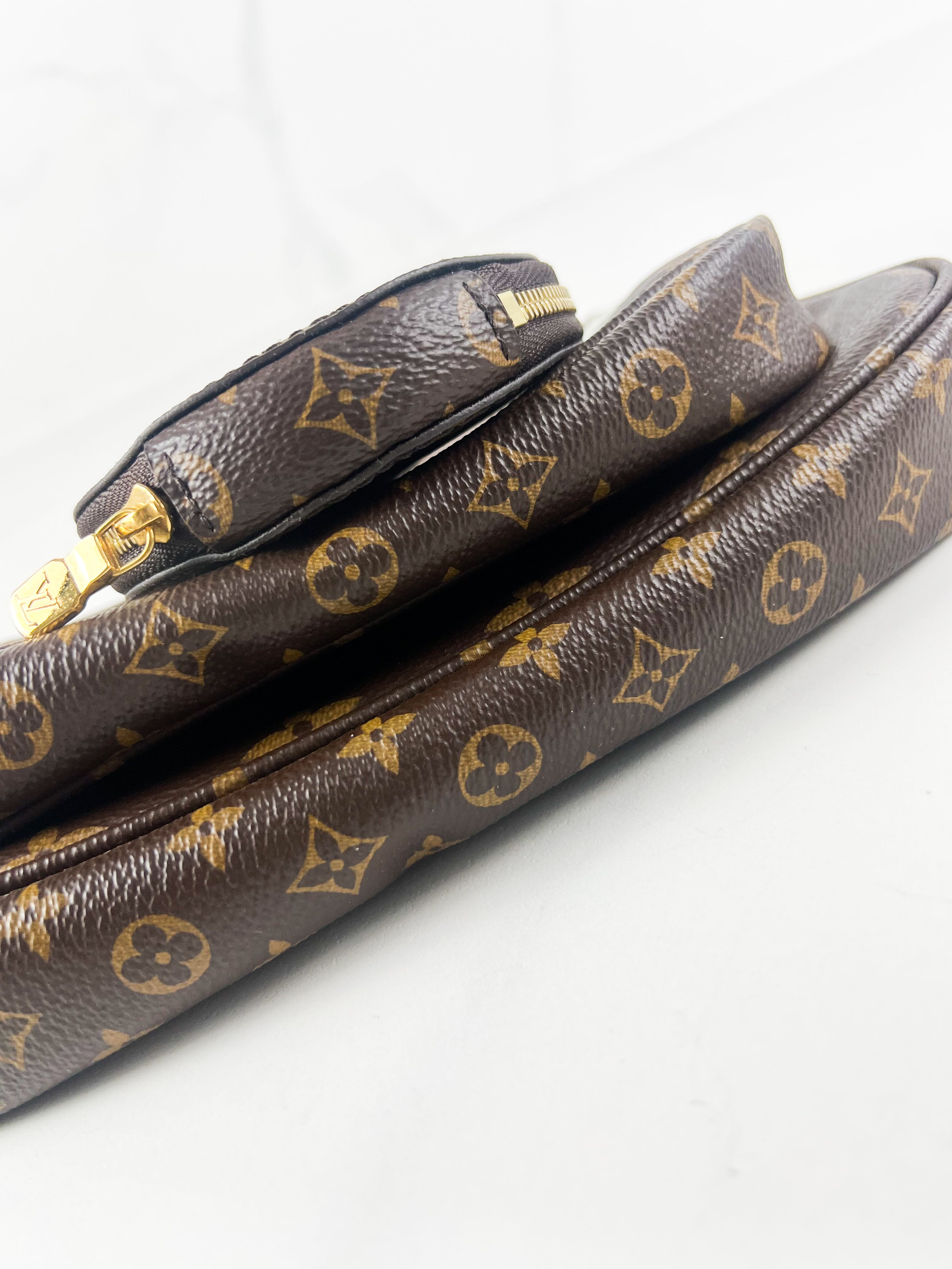 Louis Vuitton Multi Pochette Accessories in Khaki