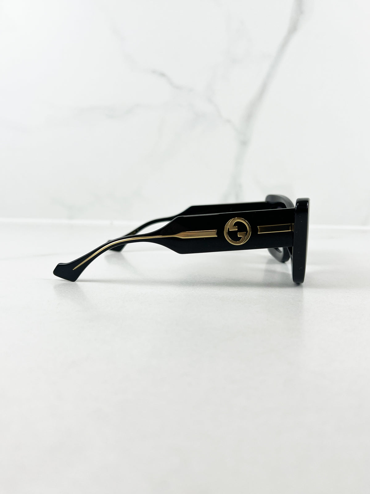 Gucci GG Cat Eye Black Sunglasses GG1552S