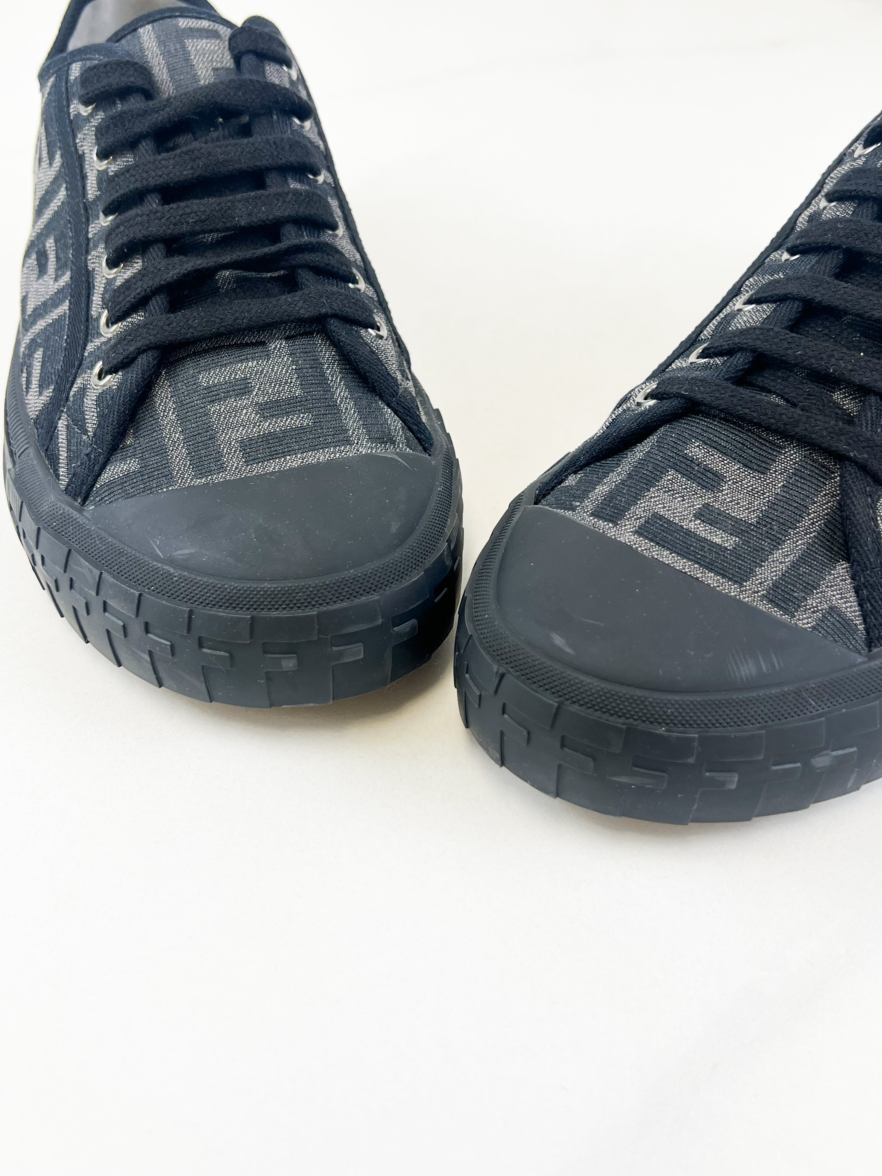 Fendi FF Fabric Low-Top Sneaker US8.5