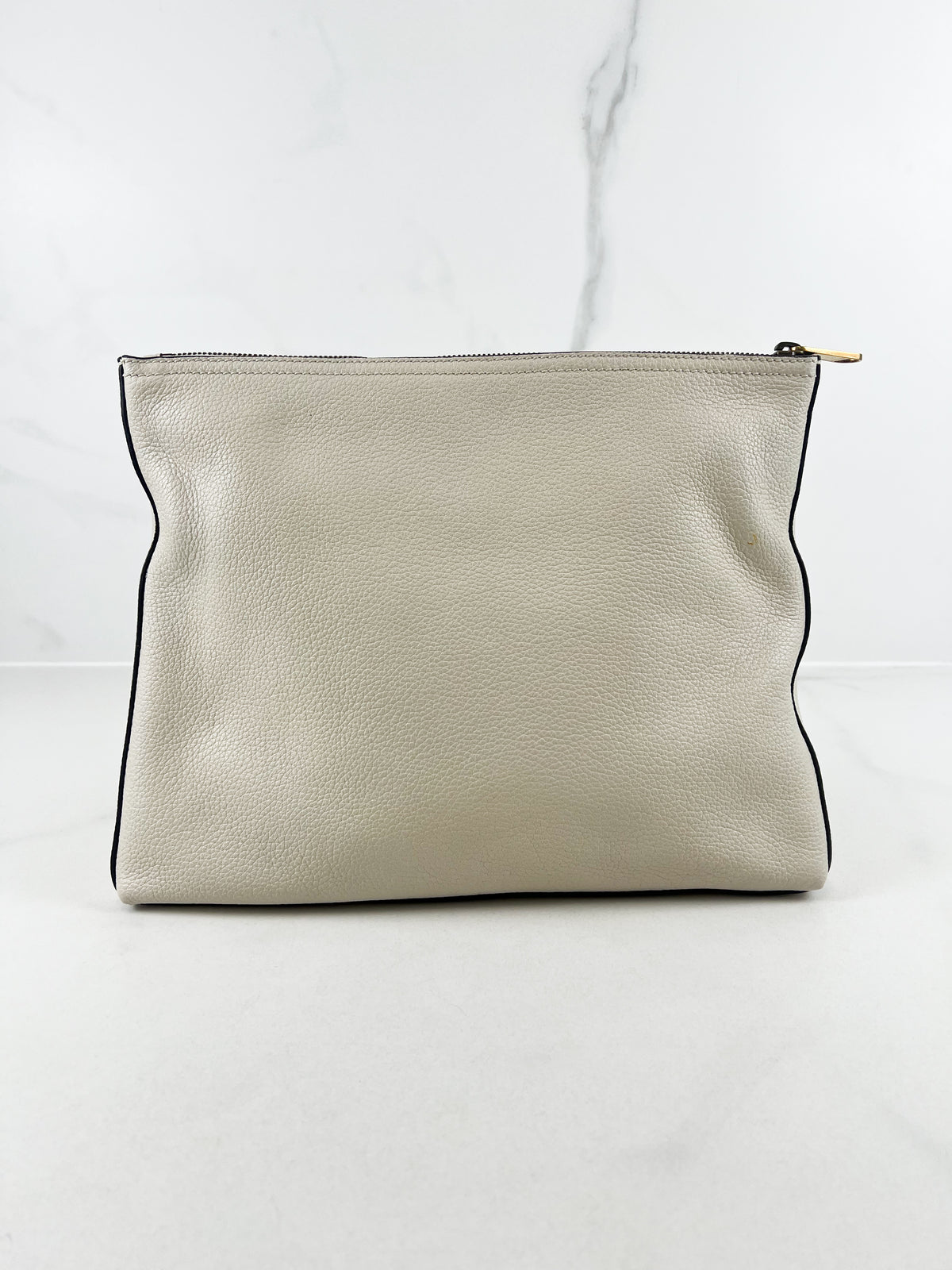 Gucci Bone Leather Logo Porforlio Pouch