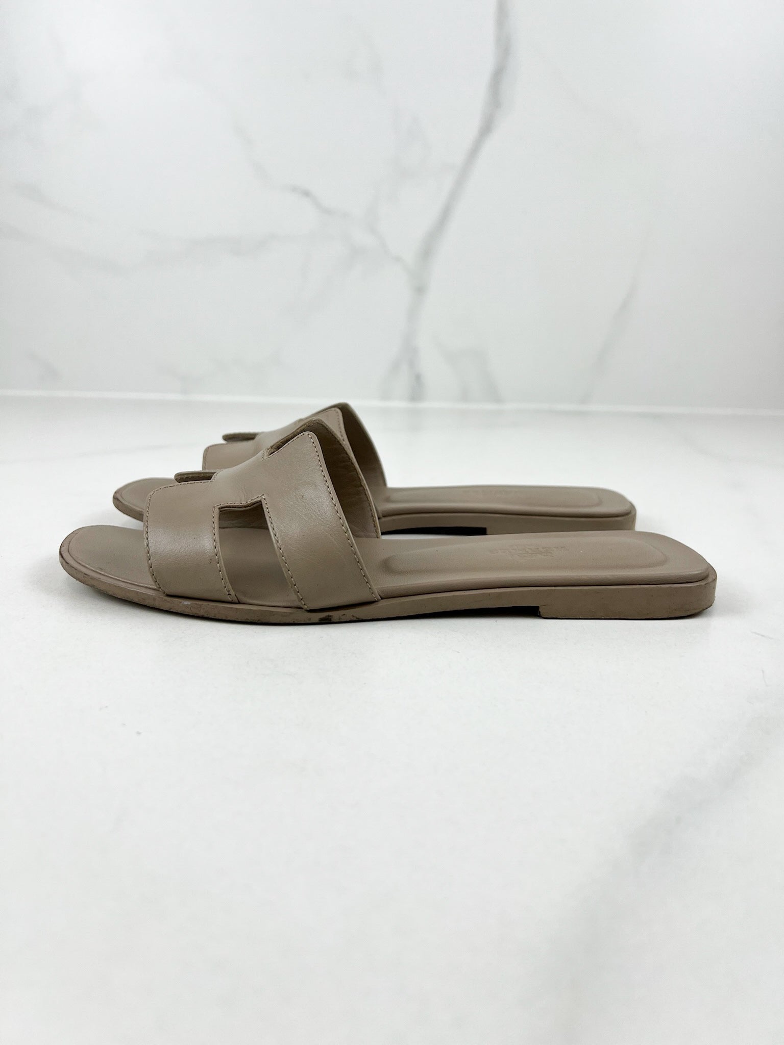 Hermes Oran Sandal in Beige Epson Calfskin Size 37