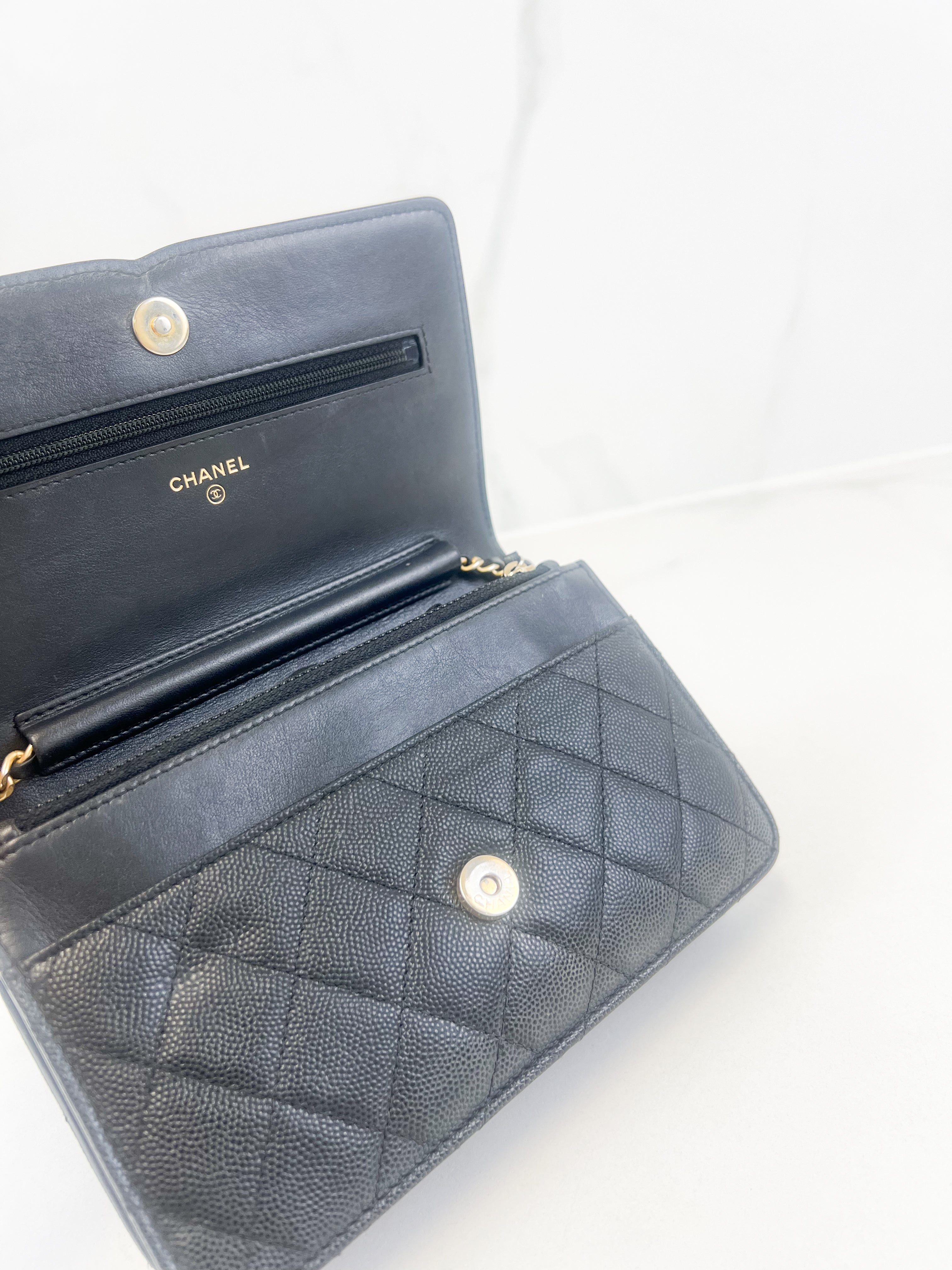 Chanel Black Filigree CC Wallet On Chain