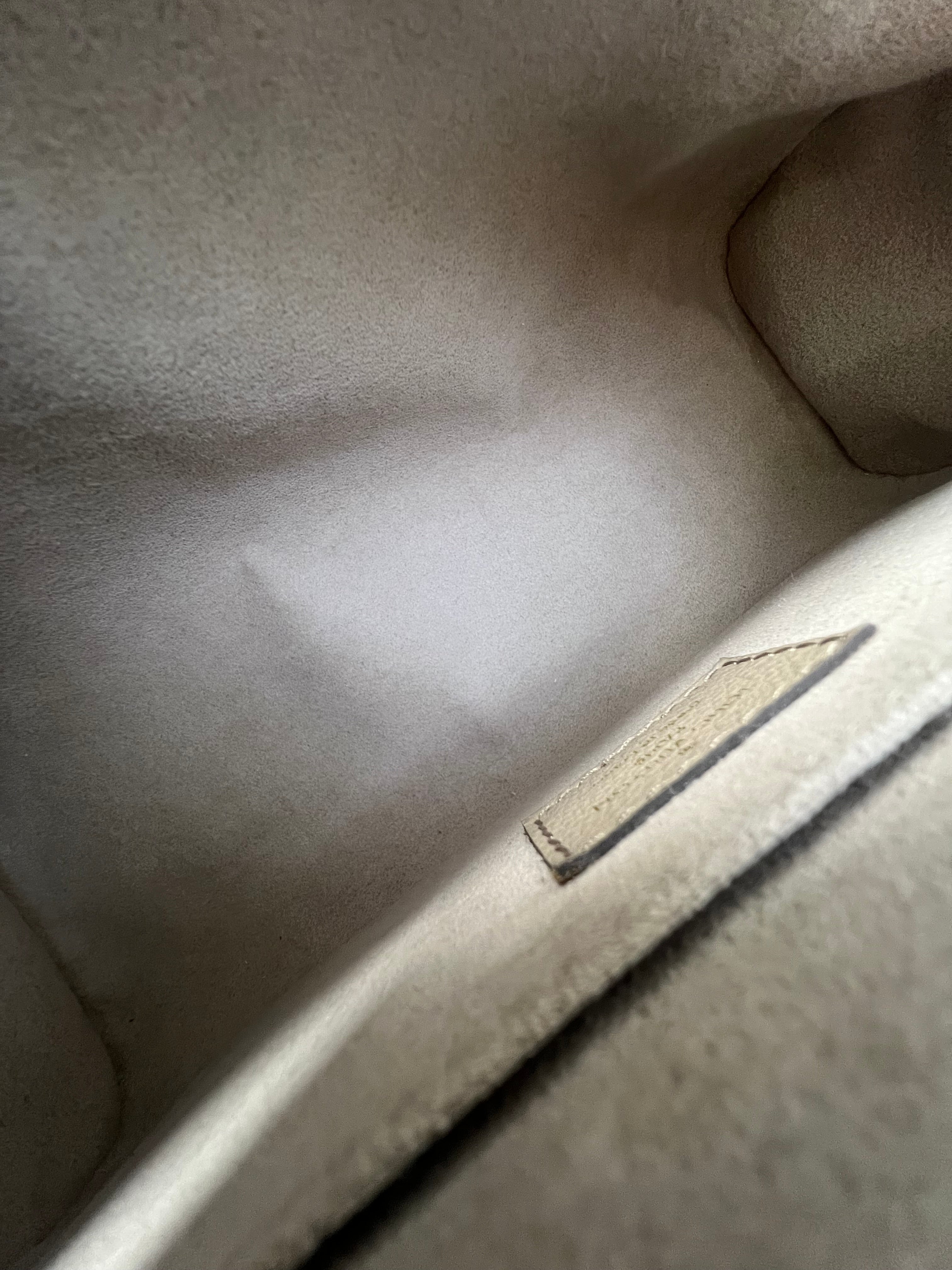 Louis Vuitton Favourite MM Monogram Canvas