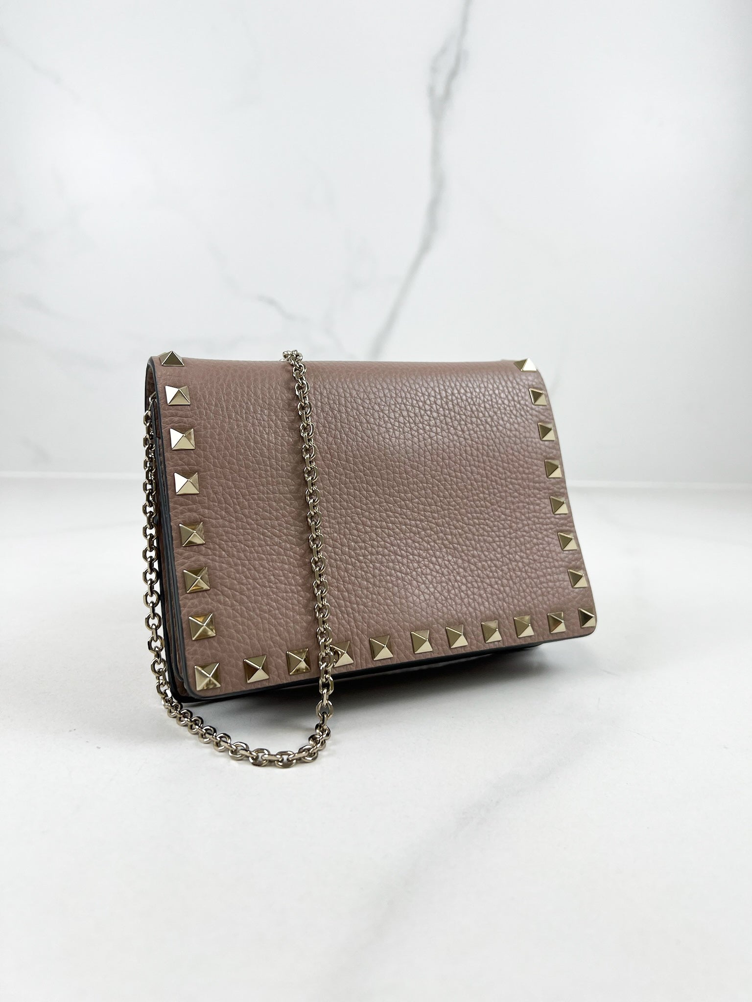 Valentino Garvani Rockstud Chain WOC in Blush Pink