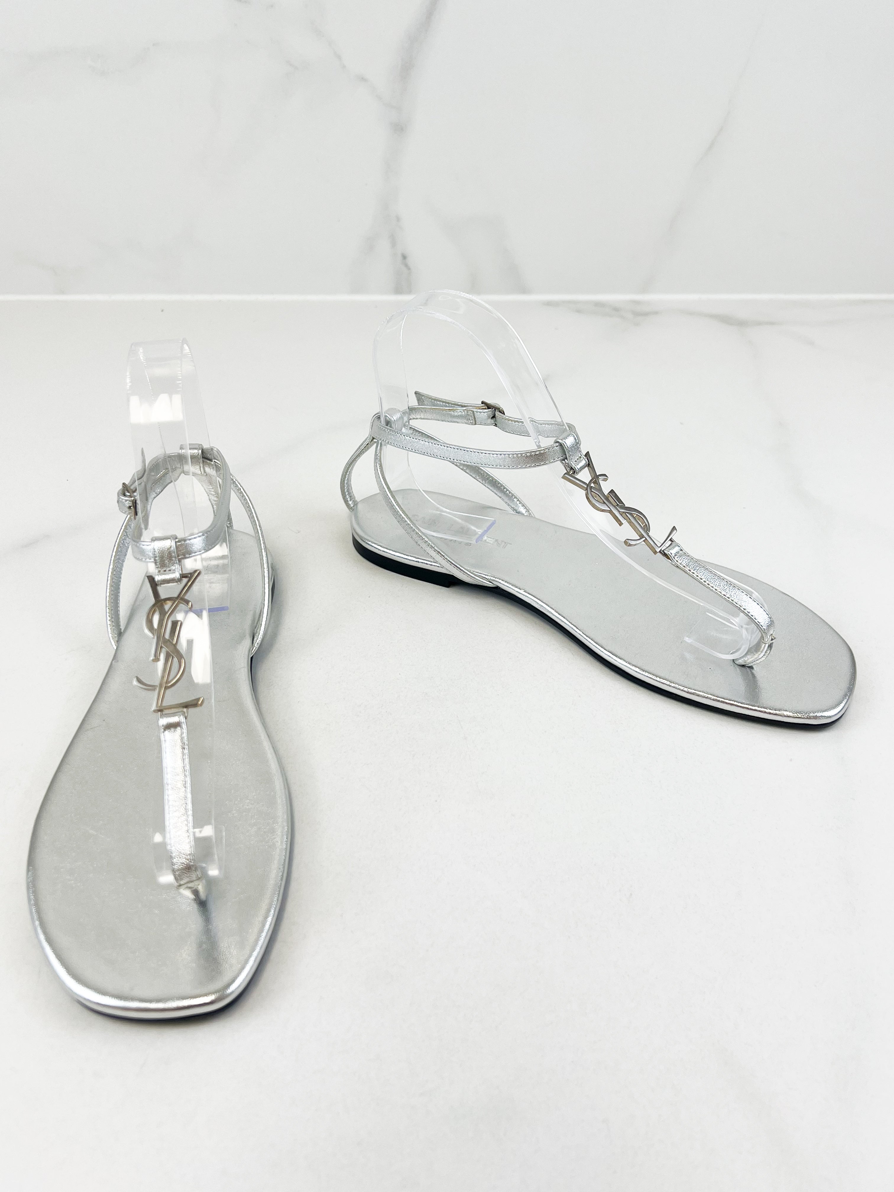 Saint Laurent Cassandra Flat Sandal in Grey Metallic Leather Size 38
