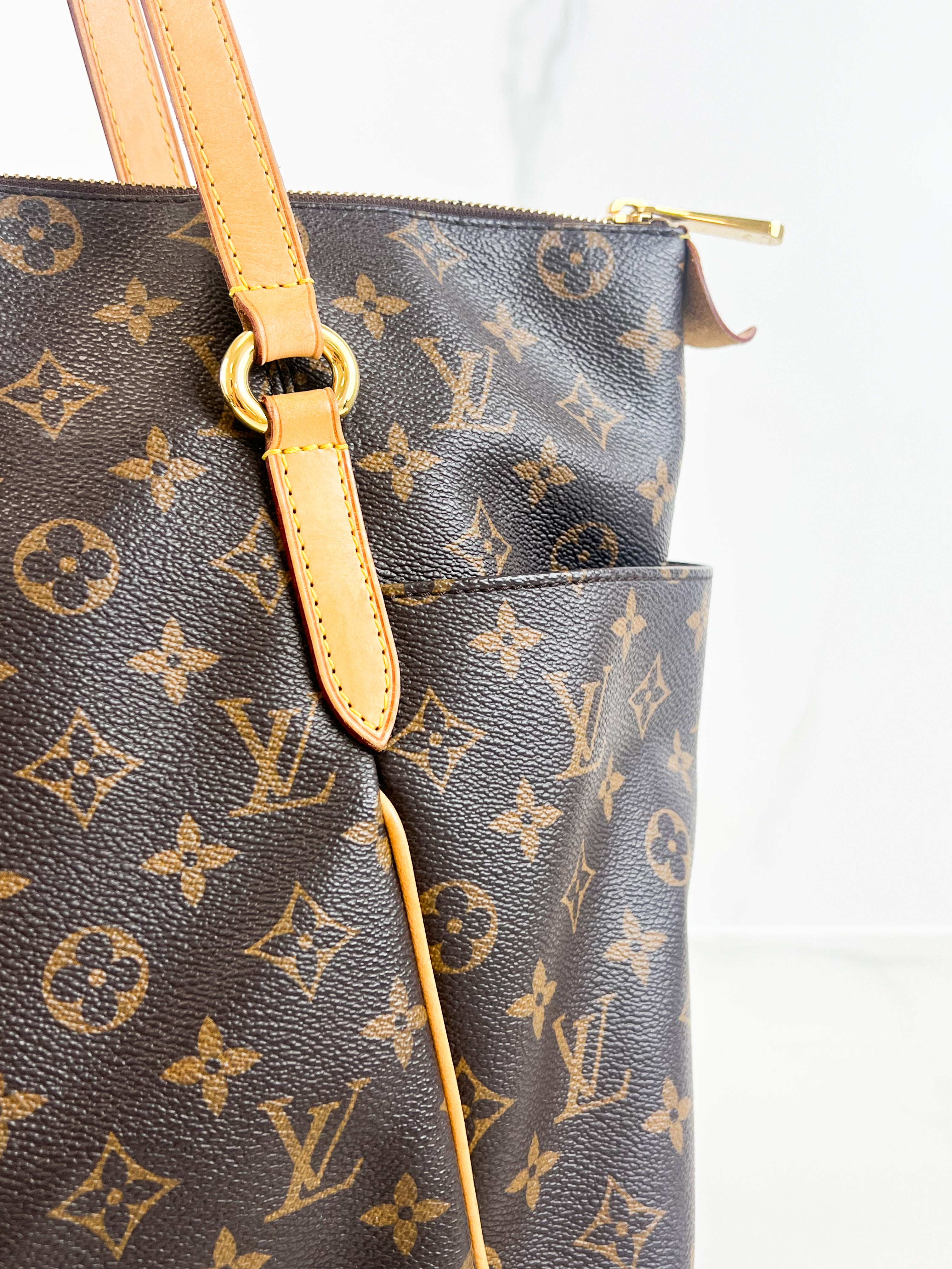 Louis Vuitton Monogram Totally MM