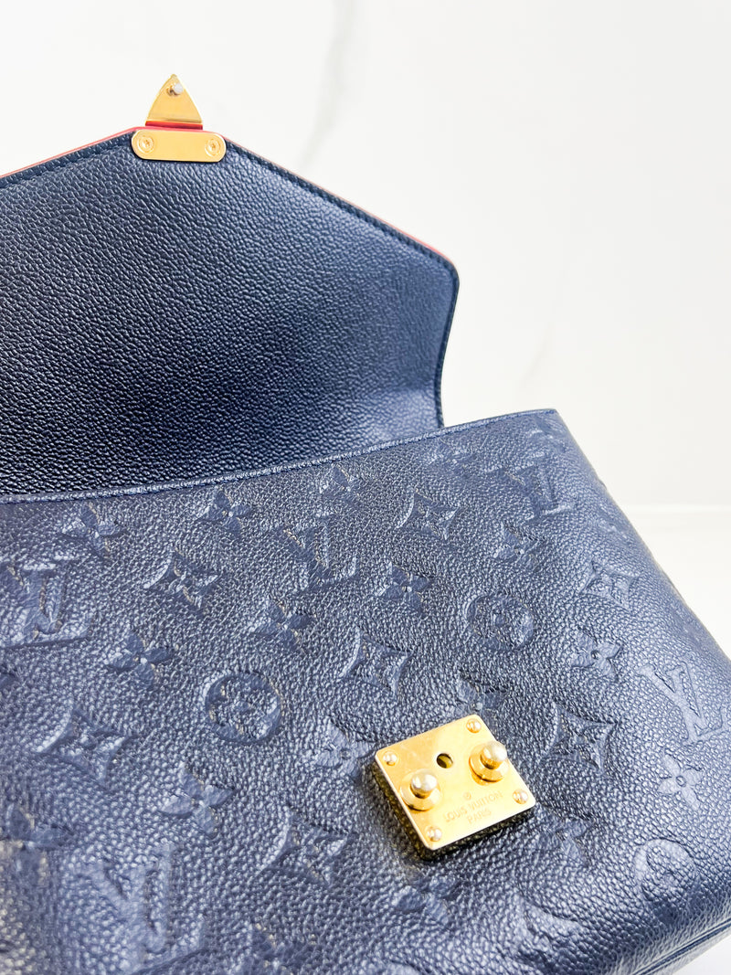 Louis Vuitton Pochette Metis in Marine Rouge